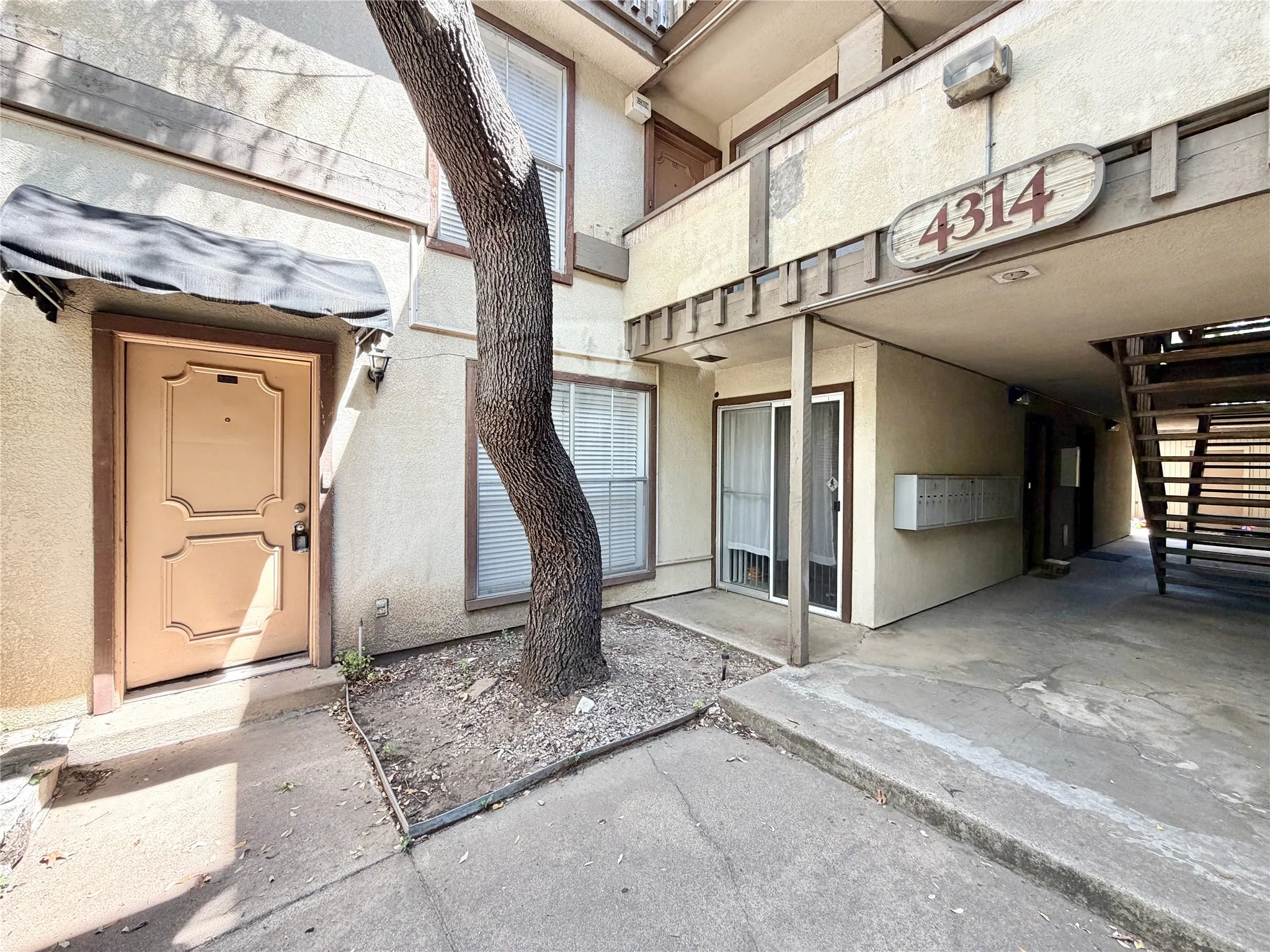 Condominium For Rent in Dallas County , 4314 Travis Street 102, Dallas, Texas 75205, 1 Bedroom, 1 Bathroom, Garage spaces, 535 Sqft, built in 1971, mls#21386324, Real Estate Agent in Dallas, Homes For Rent in Dallas county, Homes For Rent in Dallas, Realtor in Dallas Texas, Real Estate Brokerage Independent Realty Texas, Luminita Cordes Realtor
