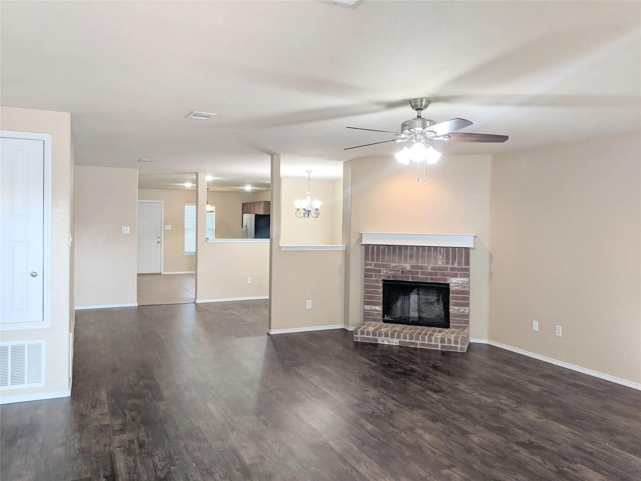 Single Family Residence For Rent in Rockwall County , 517 Azalea Drive, Fate, Texas 75087, 3 Bedroom, 2 Bathroom, 2 Garage spaces, 1,869 Sqft, built in 2008, mls#21386964, Real Estate Agent in Fate, Homes For Rent in Rockwall county, Homes For Rent in Fate, Realtor in Fate Texas, Real Estate Brokerage Independent Realty Texas, Luminita Cordes Realtor