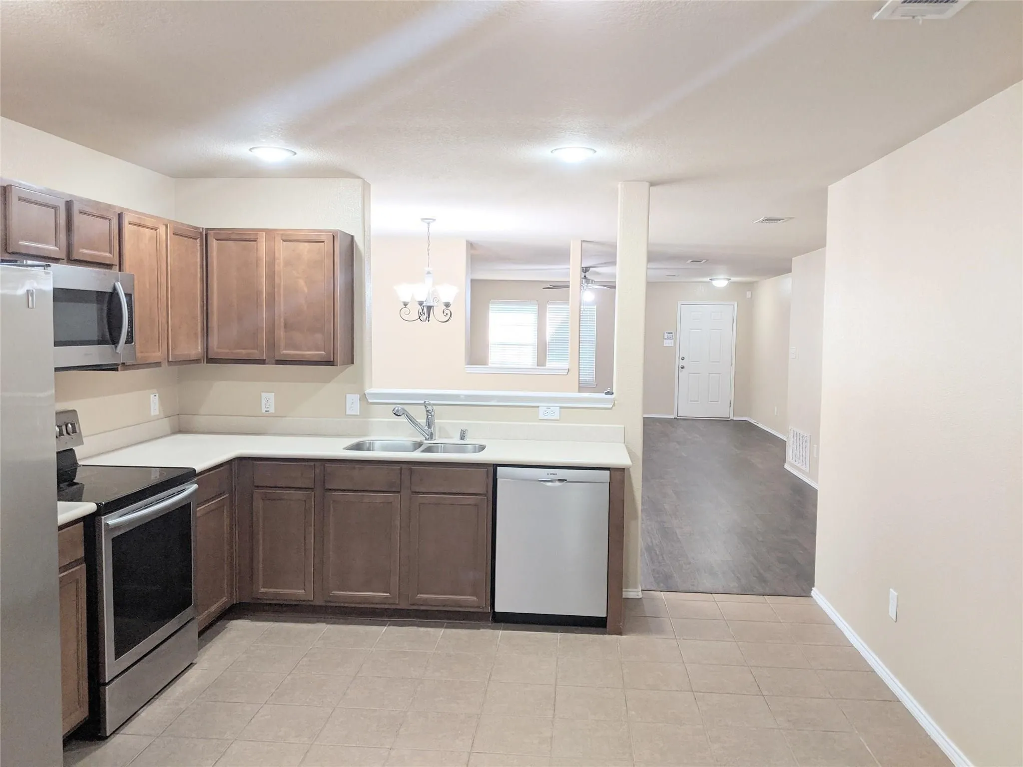 Single Family Residence For Rent in Rockwall County , 517 Azalea Drive, Fate, Texas 75087, 3 Bedroom, 2 Bathroom, 2 Garage spaces, 1,869 Sqft, built in 2008, mls#21386964, Real Estate Agent in Fate, Homes For Rent in Rockwall county, Homes For Rent in Fate, Realtor in Fate Texas, Real Estate Brokerage Independent Realty Texas, Luminita Cordes Realtor