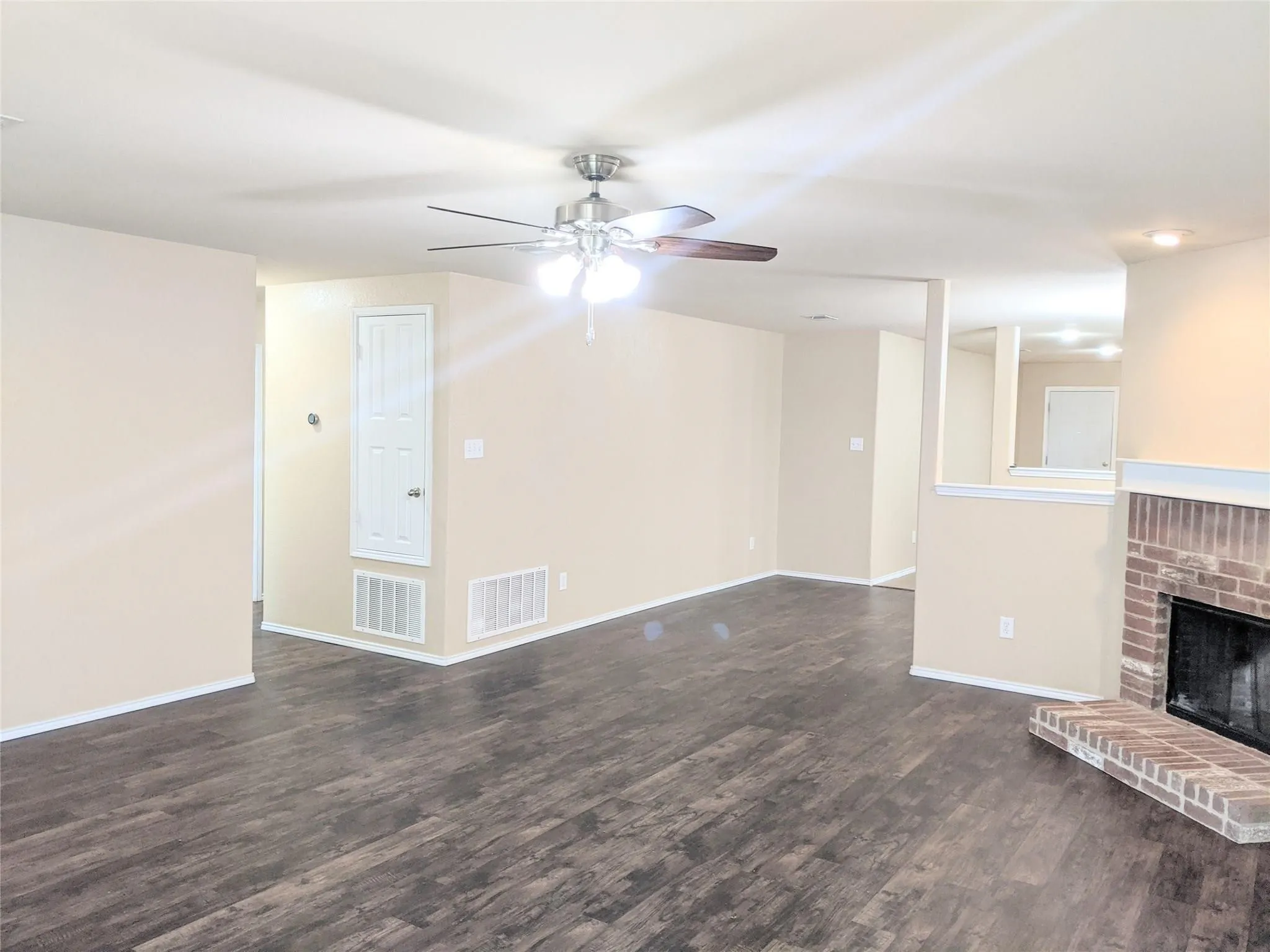 Single Family Residence For Rent in Rockwall County , 517 Azalea Drive, Fate, Texas 75087, 3 Bedroom, 2 Bathroom, 2 Garage spaces, 1,869 Sqft, built in 2008, mls#21386964, Real Estate Agent in Fate, Homes For Rent in Rockwall county, Homes For Rent in Fate, Realtor in Fate Texas, Real Estate Brokerage Independent Realty Texas, Luminita Cordes Realtor