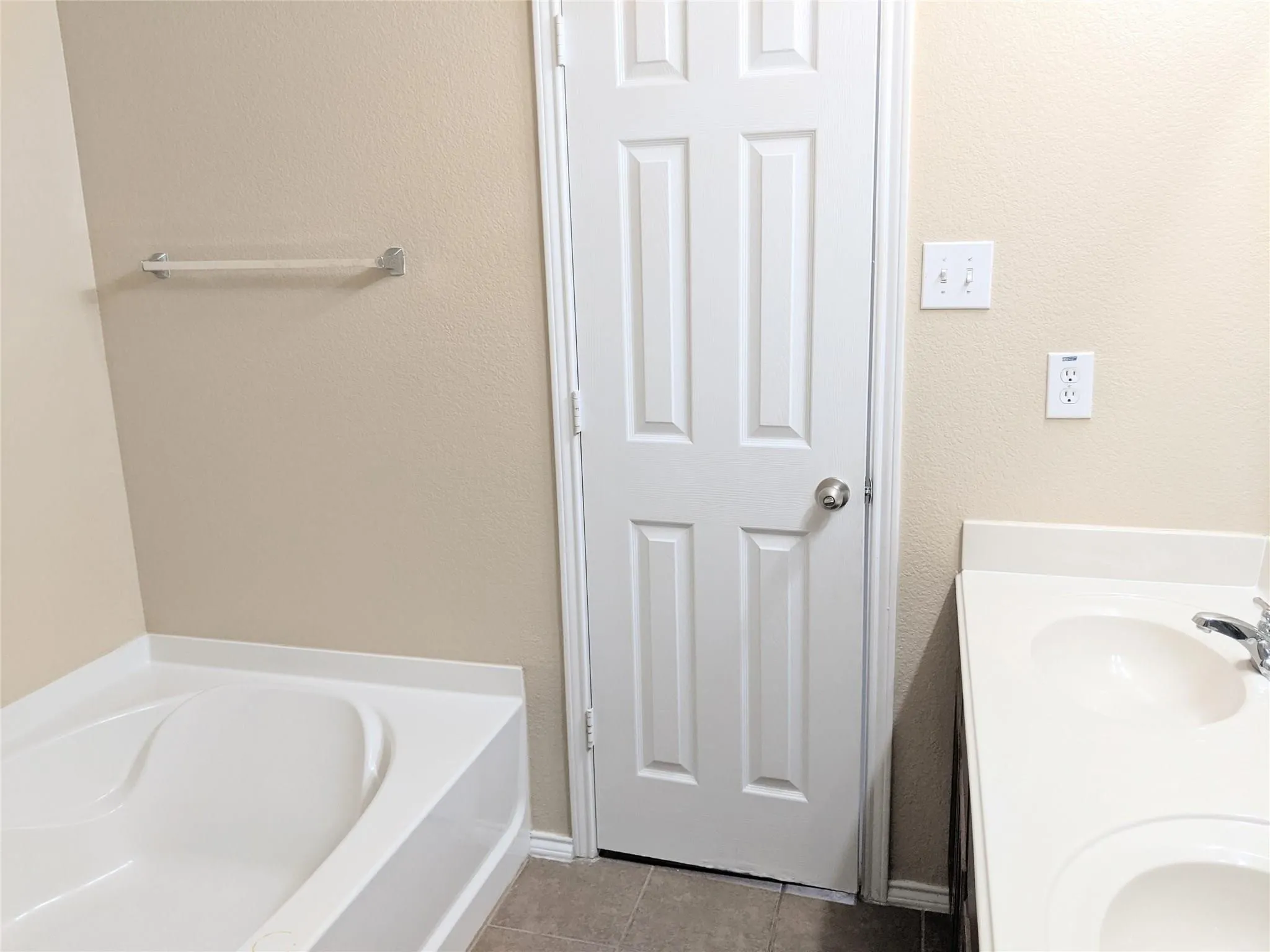 Single Family Residence For Rent in Rockwall County , 517 Azalea Drive, Fate, Texas 75087, 3 Bedroom, 2 Bathroom, 2 Garage spaces, 1,869 Sqft, built in 2008, mls#21386964, Real Estate Agent in Fate, Homes For Rent in Rockwall county, Homes For Rent in Fate, Realtor in Fate Texas, Real Estate Brokerage Independent Realty Texas, Luminita Cordes Realtor