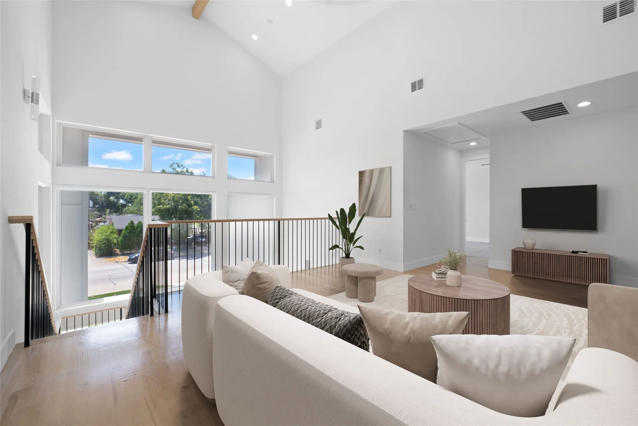 Single Family Residence For Rent in Dallas County , 4811 W University Boulevard, Dallas, Texas 75209, 4 Bedroom, 4 Bathroom, 2 Garage spaces, 3,550 Sqft, built in 2020, mls#21386170, Real Estate Agent in Dallas, Homes For Rent in Dallas county, Homes For Rent in Dallas, Realtor in Dallas Texas, Real Estate Brokerage Independent Realty Texas, Luminita Cordes Realtor