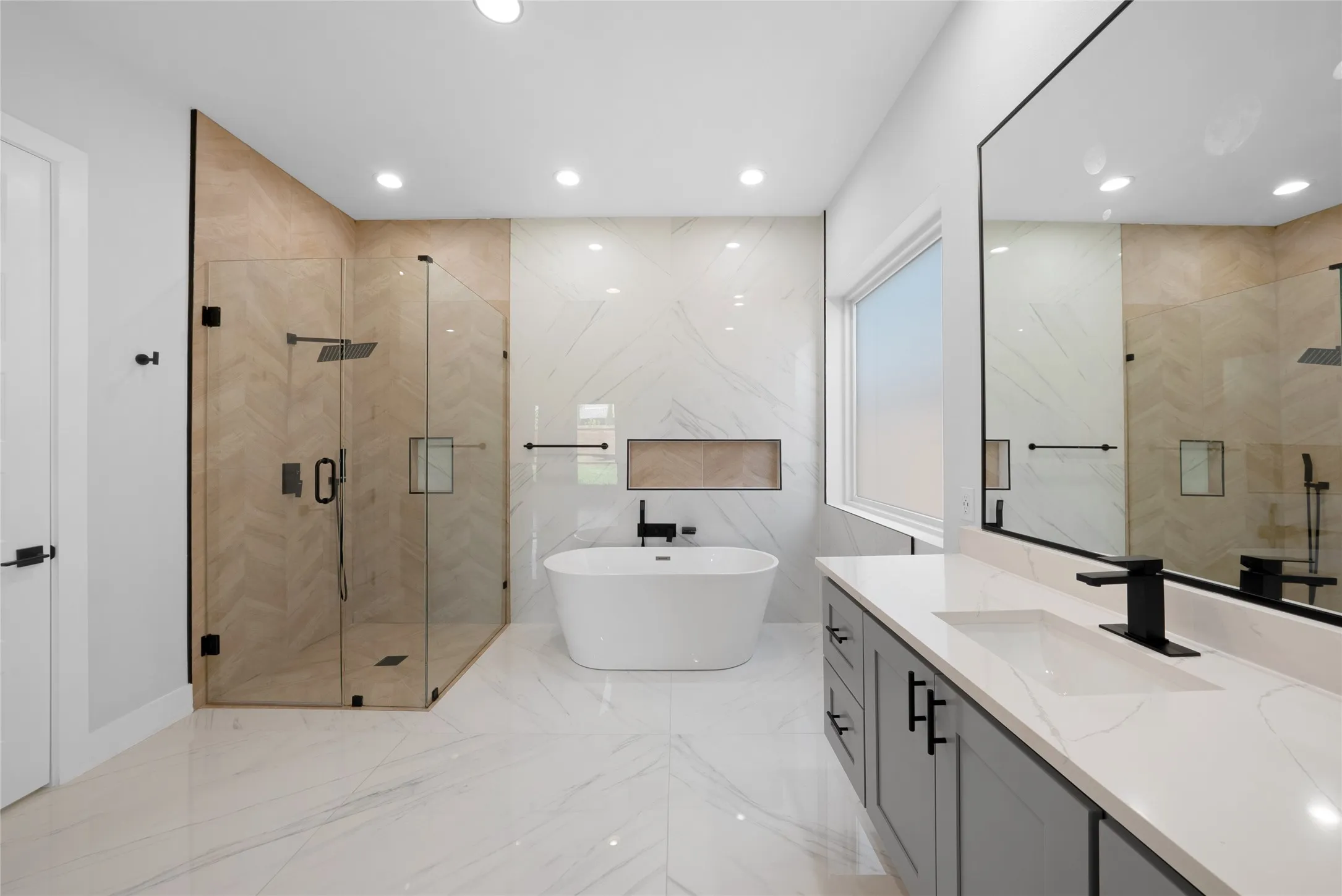 Single Family Residence For Rent in Dallas County , 4811 W University Boulevard, Dallas, Texas 75209, 4 Bedroom, 4 Bathroom, 2 Garage spaces, 3,550 Sqft, built in 2020, mls#21386170, Real Estate Agent in Dallas, Homes For Rent in Dallas county, Homes For Rent in Dallas, Realtor in Dallas Texas, Real Estate Brokerage Independent Realty Texas, Luminita Cordes Realtor