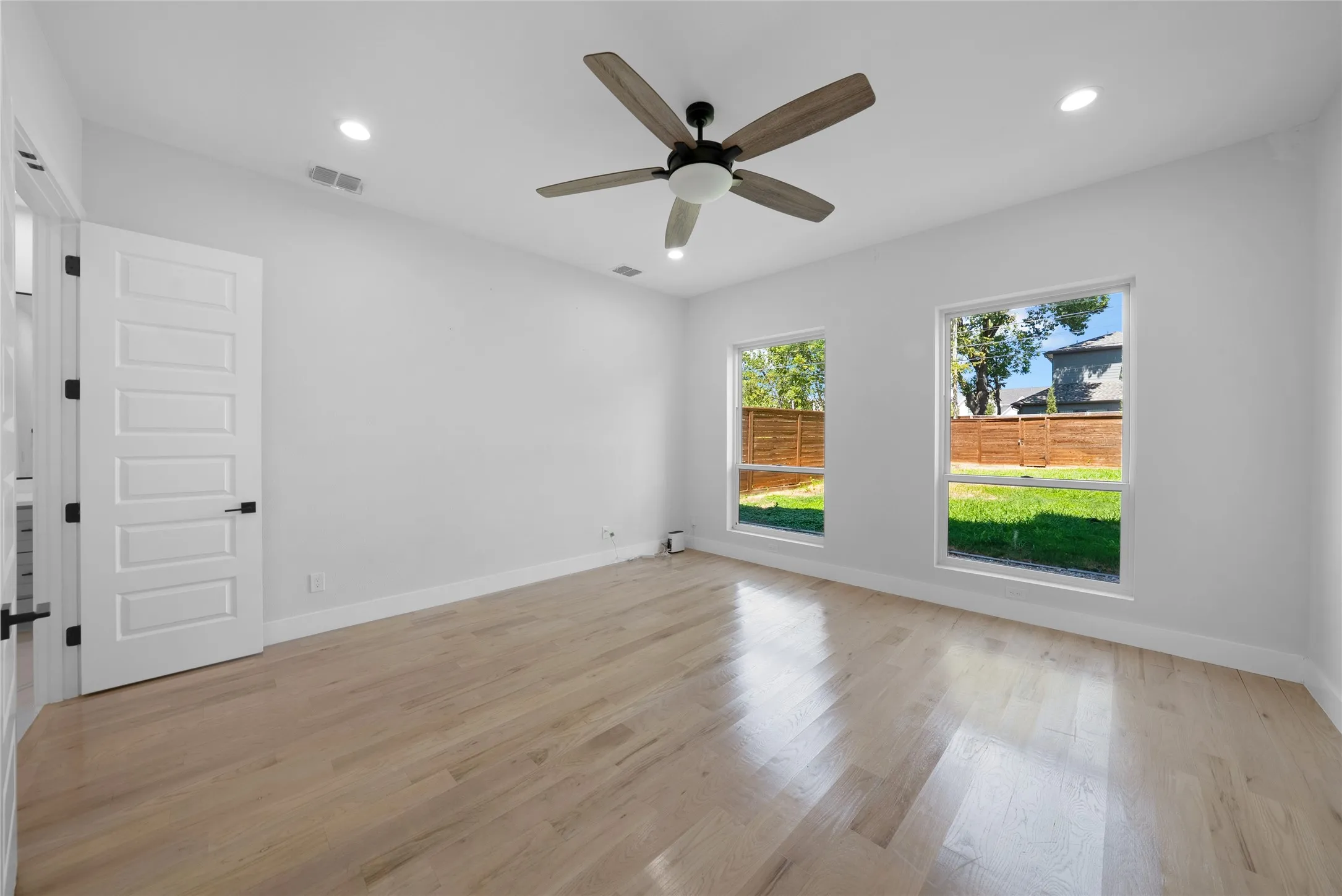 Single Family Residence For Rent in Dallas County , 4811 W University Boulevard, Dallas, Texas 75209, 4 Bedroom, 4 Bathroom, 2 Garage spaces, 3,550 Sqft, built in 2020, mls#21386170, Real Estate Agent in Dallas, Homes For Rent in Dallas county, Homes For Rent in Dallas, Realtor in Dallas Texas, Real Estate Brokerage Independent Realty Texas, Luminita Cordes Realtor
