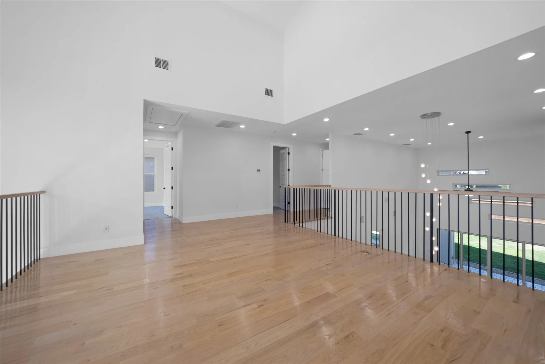 Single Family Residence For Rent in Dallas County , 4811 W University Boulevard, Dallas, Texas 75209, 4 Bedroom, 4 Bathroom, 2 Garage spaces, 3,550 Sqft, built in 2020, mls#21386170, Real Estate Agent in Dallas, Homes For Rent in Dallas county, Homes For Rent in Dallas, Realtor in Dallas Texas, Real Estate Brokerage Independent Realty Texas, Luminita Cordes Realtor
