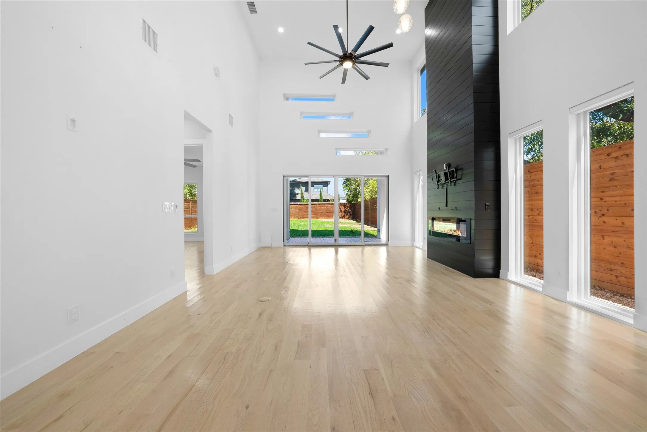 Single Family Residence For Rent in Dallas County , 4811 W University Boulevard, Dallas, Texas 75209, 4 Bedroom, 4 Bathroom, 2 Garage spaces, 3,550 Sqft, built in 2020, mls#21386170, Real Estate Agent in Dallas, Homes For Rent in Dallas county, Homes For Rent in Dallas, Realtor in Dallas Texas, Real Estate Brokerage Independent Realty Texas, Luminita Cordes Realtor