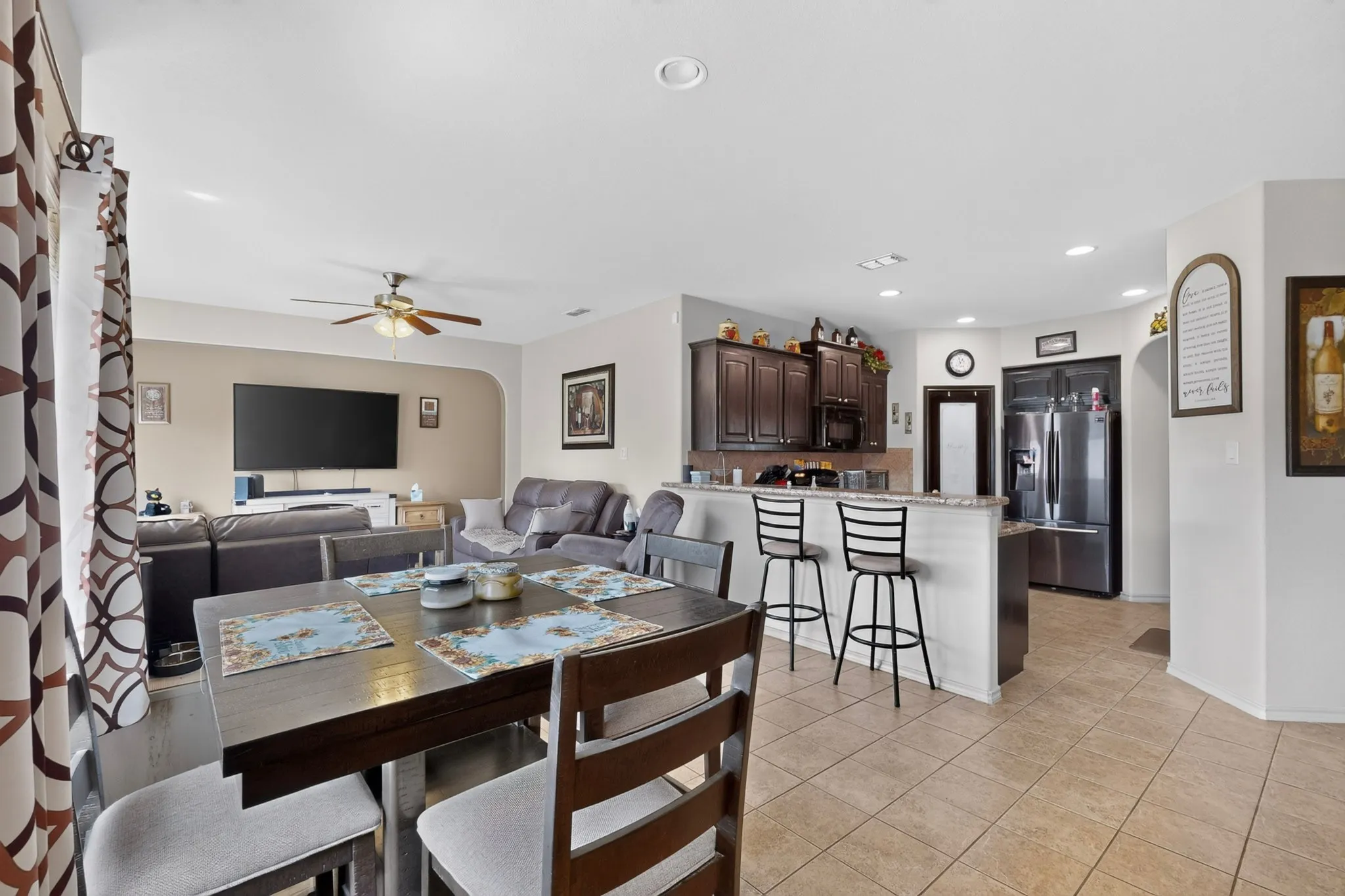 Single Family Residence For Sale in Tarrant County , 4817 Willow Branch Court, Fort Worth, Texas 76036, 3 Bedroom, 2 Bathroom, 2 Garage spaces, 1,793 Sqft, built in 2014, mls#21386343, Real Estate Agent in Fort Worth, Homes For Sale in Tarrant county, Homes For Sale in Fort Worth, Realtor in Fort Worth Texas, Real Estate Brokerage Independent Realty Texas, Luminita Cordes Realtor