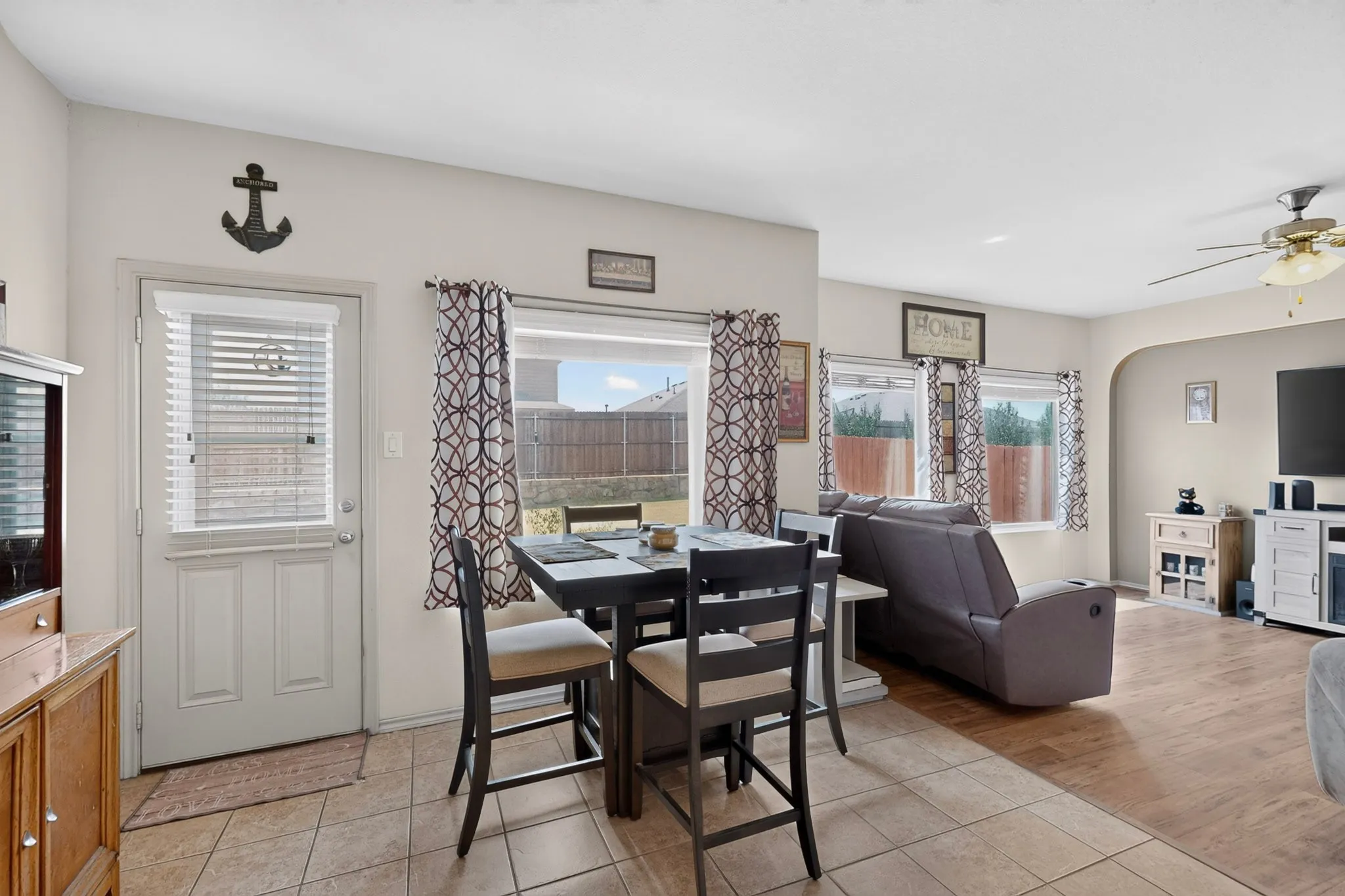 Single Family Residence For Sale in Tarrant County , 4817 Willow Branch Court, Fort Worth, Texas 76036, 3 Bedroom, 2 Bathroom, 2 Garage spaces, 1,793 Sqft, built in 2014, mls#21386343, Real Estate Agent in Fort Worth, Homes For Sale in Tarrant county, Homes For Sale in Fort Worth, Realtor in Fort Worth Texas, Real Estate Brokerage Independent Realty Texas, Luminita Cordes Realtor