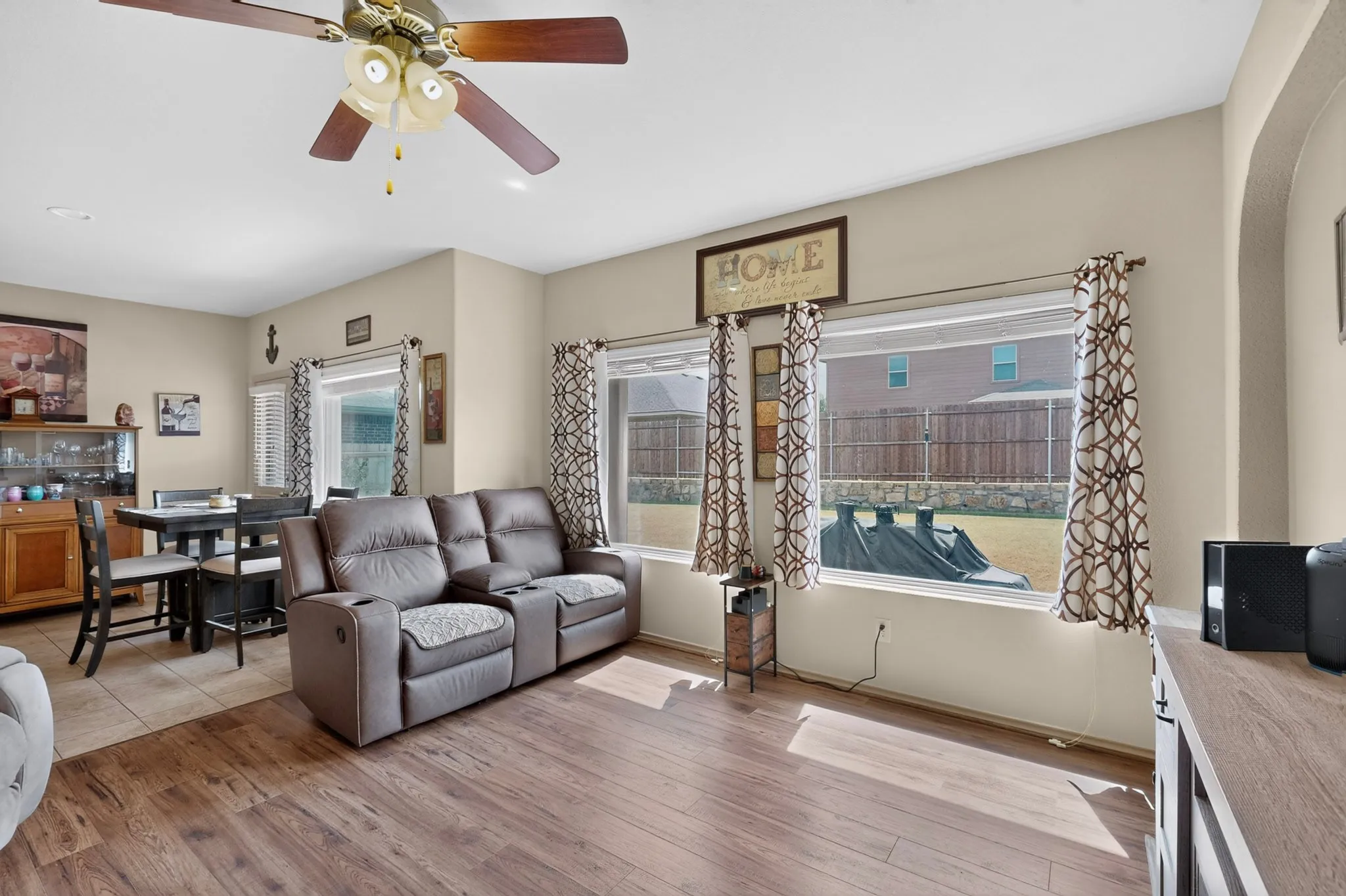 Single Family Residence For Sale in Tarrant County , 4817 Willow Branch Court, Fort Worth, Texas 76036, 3 Bedroom, 2 Bathroom, 2 Garage spaces, 1,793 Sqft, built in 2014, mls#21386343, Real Estate Agent in Fort Worth, Homes For Sale in Tarrant county, Homes For Sale in Fort Worth, Realtor in Fort Worth Texas, Real Estate Brokerage Independent Realty Texas, Luminita Cordes Realtor