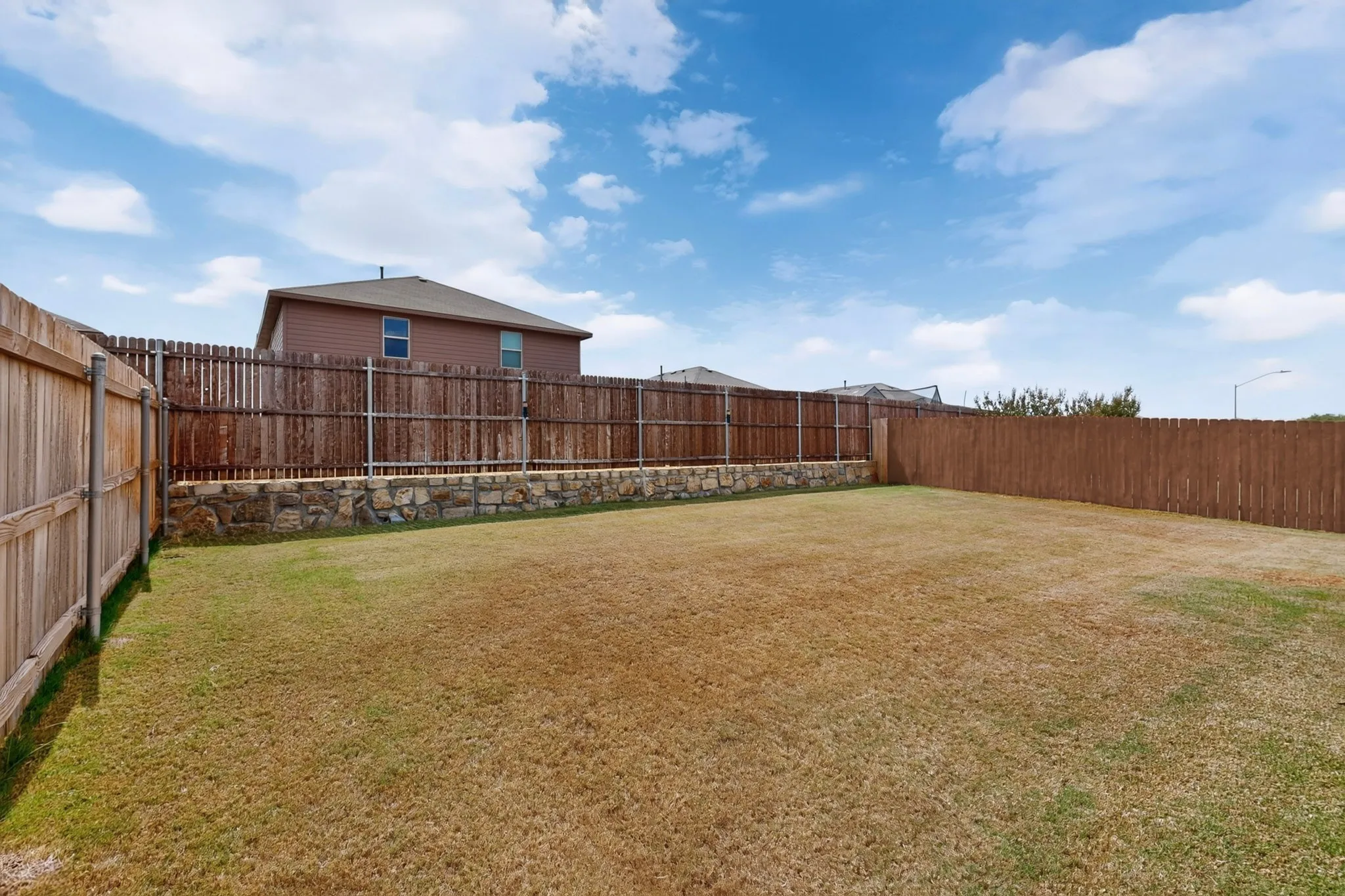 Single Family Residence For Sale in Tarrant County , 4817 Willow Branch Court, Fort Worth, Texas 76036, 3 Bedroom, 2 Bathroom, 2 Garage spaces, 1,793 Sqft, built in 2014, mls#21386343, Real Estate Agent in Fort Worth, Homes For Sale in Tarrant county, Homes For Sale in Fort Worth, Realtor in Fort Worth Texas, Real Estate Brokerage Independent Realty Texas, Luminita Cordes Realtor