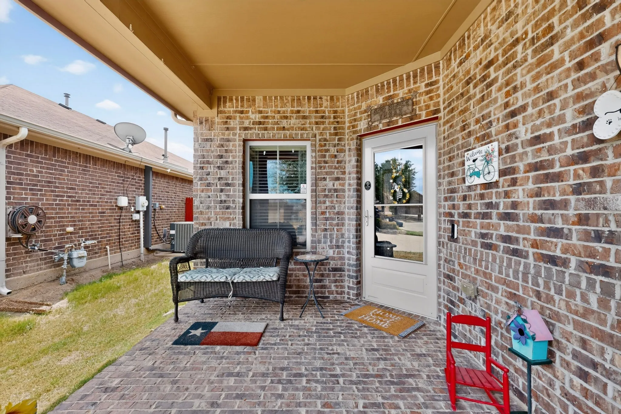 Single Family Residence For Sale in Tarrant County , 4817 Willow Branch Court, Fort Worth, Texas 76036, 3 Bedroom, 2 Bathroom, 2 Garage spaces, 1,793 Sqft, built in 2014, mls#21386343, Real Estate Agent in Fort Worth, Homes For Sale in Tarrant county, Homes For Sale in Fort Worth, Realtor in Fort Worth Texas, Real Estate Brokerage Independent Realty Texas, Luminita Cordes Realtor
