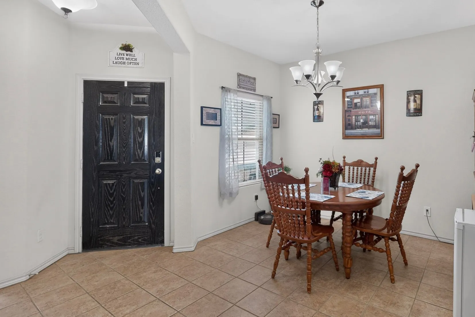 Single Family Residence For Sale in Tarrant County , 4817 Willow Branch Court, Fort Worth, Texas 76036, 3 Bedroom, 2 Bathroom, 2 Garage spaces, 1,793 Sqft, built in 2014, mls#21386343, Real Estate Agent in Fort Worth, Homes For Sale in Tarrant county, Homes For Sale in Fort Worth, Realtor in Fort Worth Texas, Real Estate Brokerage Independent Realty Texas, Luminita Cordes Realtor