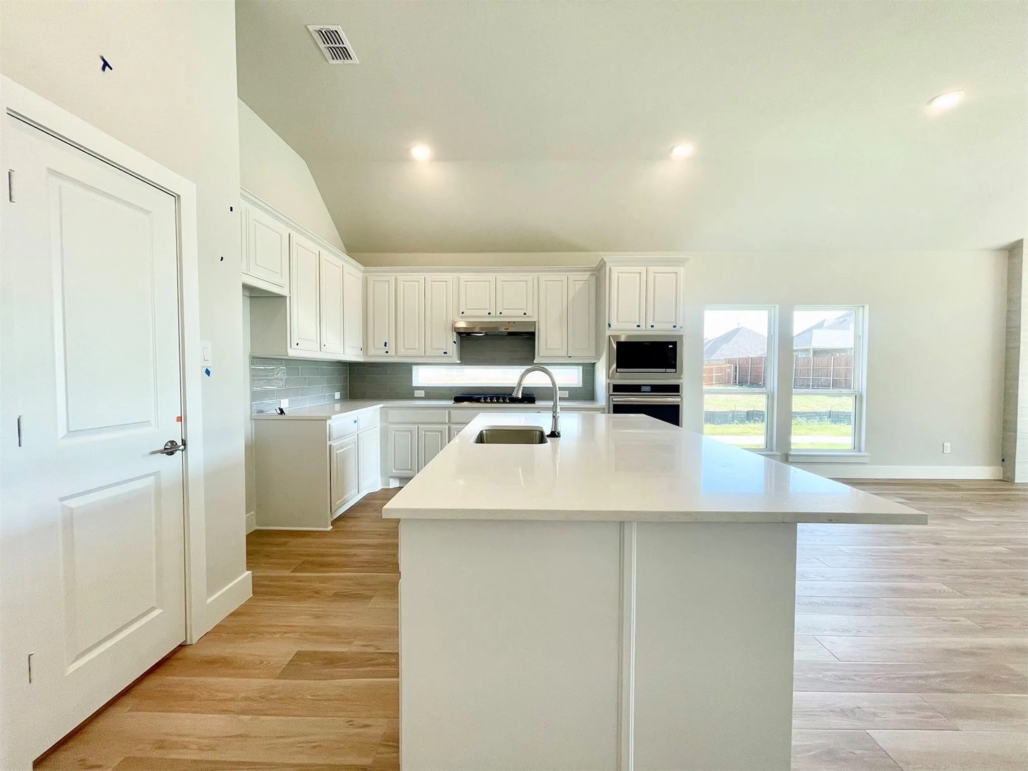 Single Family Residence For Rent in Denton County , 13733 Riola Drive, Little Elm, Texas 75068, 4 Bedroom, 5 Bathroom, 2 Garage spaces, 2,123 Sqft, built in 2024, mls#21387219, Real Estate Agent in Little Elm, Homes For Rent in Denton county, Homes For Rent in Little Elm, Realtor in Little Elm Texas, Real Estate Brokerage Independent Realty Texas, Luminita Cordes Realtor