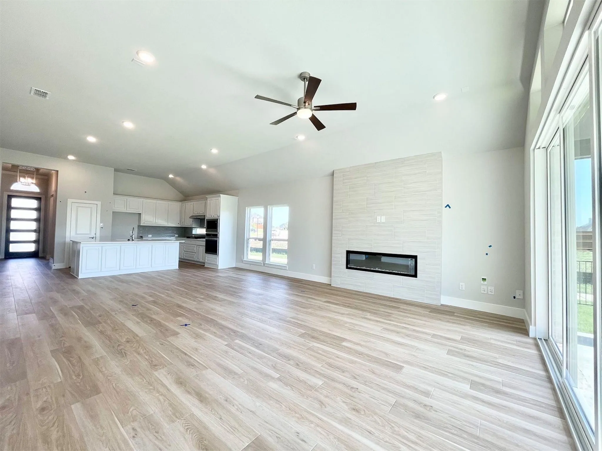 Single Family Residence For Rent in Denton County , 13733 Riola Drive, Little Elm, Texas 75068, 4 Bedroom, 5 Bathroom, 2 Garage spaces, 2,123 Sqft, built in 2024, mls#21387219, Real Estate Agent in Little Elm, Homes For Rent in Denton county, Homes For Rent in Little Elm, Realtor in Little Elm Texas, Real Estate Brokerage Independent Realty Texas, Luminita Cordes Realtor