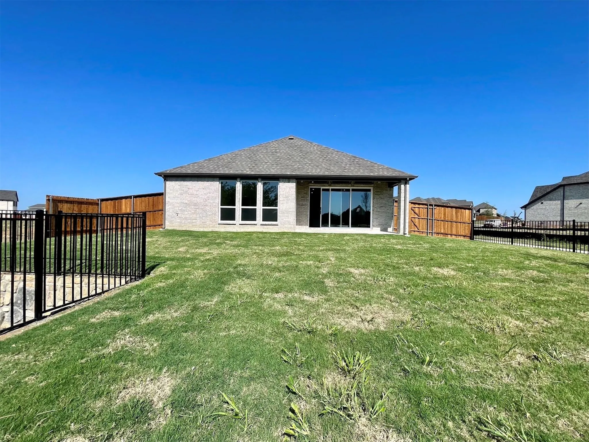 Single Family Residence For Rent in Denton County , 13733 Riola Drive, Little Elm, Texas 75068, 4 Bedroom, 5 Bathroom, 2 Garage spaces, 2,123 Sqft, built in 2024, mls#21387219, Real Estate Agent in Little Elm, Homes For Rent in Denton county, Homes For Rent in Little Elm, Realtor in Little Elm Texas, Real Estate Brokerage Independent Realty Texas, Luminita Cordes Realtor