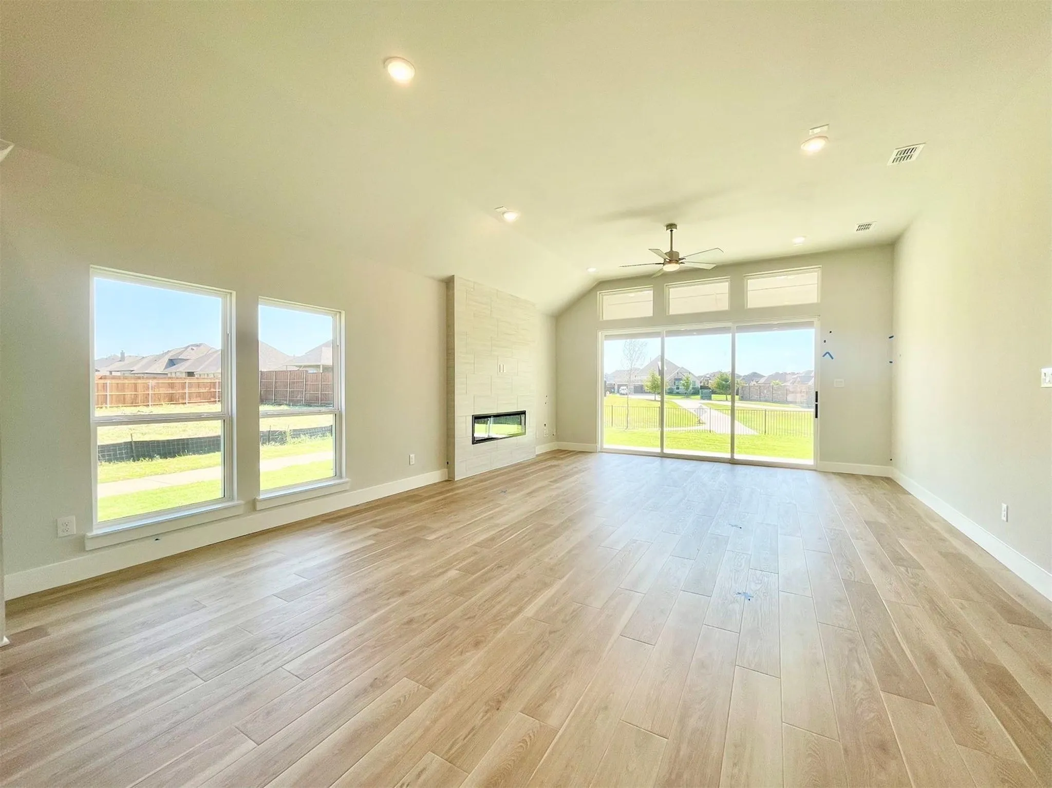 Single Family Residence For Rent in Denton County , 13733 Riola Drive, Little Elm, Texas 75068, 4 Bedroom, 5 Bathroom, 2 Garage spaces, 2,123 Sqft, built in 2024, mls#21387219, Real Estate Agent in Little Elm, Homes For Rent in Denton county, Homes For Rent in Little Elm, Realtor in Little Elm Texas, Real Estate Brokerage Independent Realty Texas, Luminita Cordes Realtor