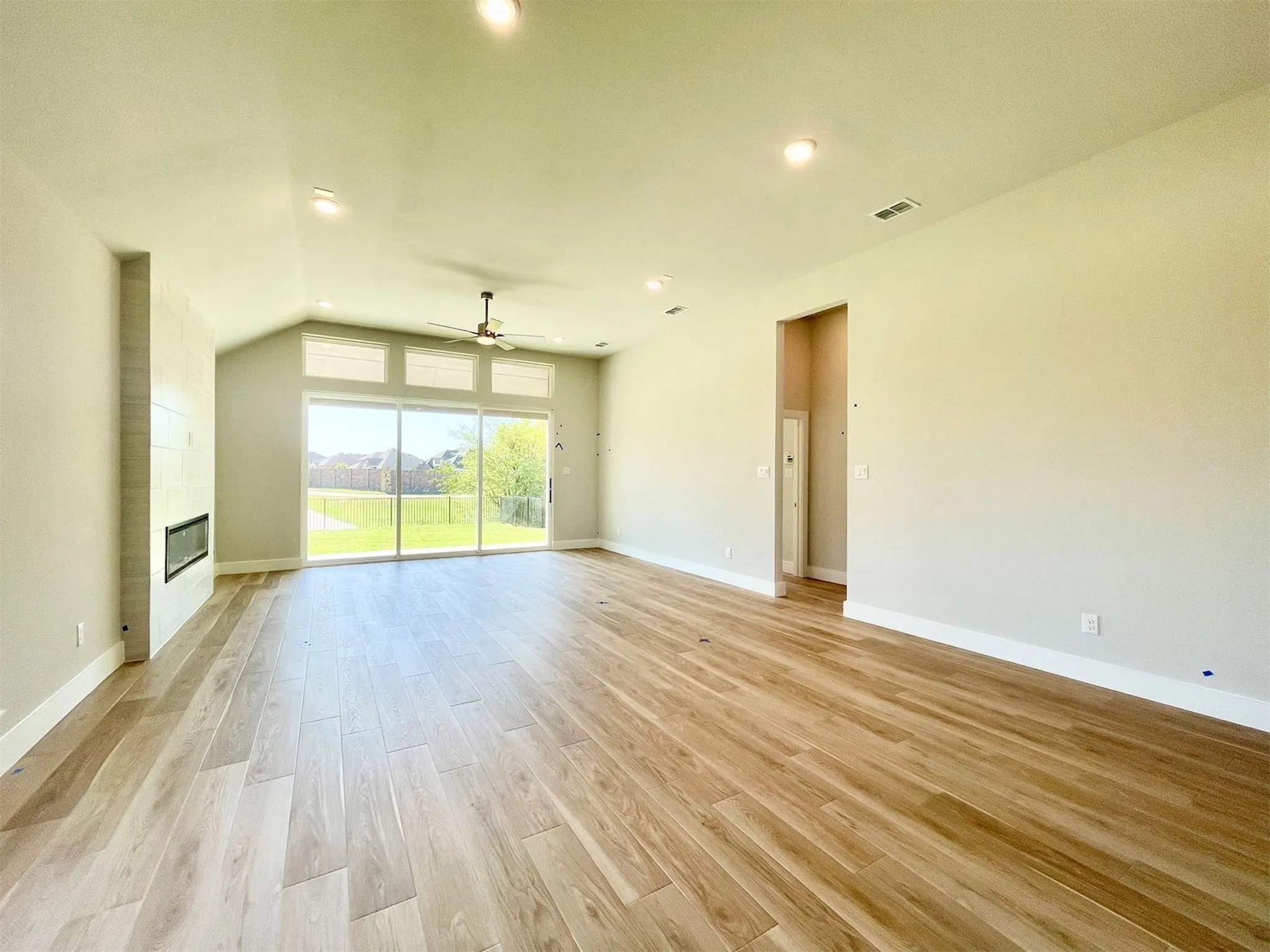 Single Family Residence For Rent in Denton County , 13733 Riola Drive, Little Elm, Texas 75068, 4 Bedroom, 5 Bathroom, 2 Garage spaces, 2,123 Sqft, built in 2024, mls#21387219, Real Estate Agent in Little Elm, Homes For Rent in Denton county, Homes For Rent in Little Elm, Realtor in Little Elm Texas, Real Estate Brokerage Independent Realty Texas, Luminita Cordes Realtor
