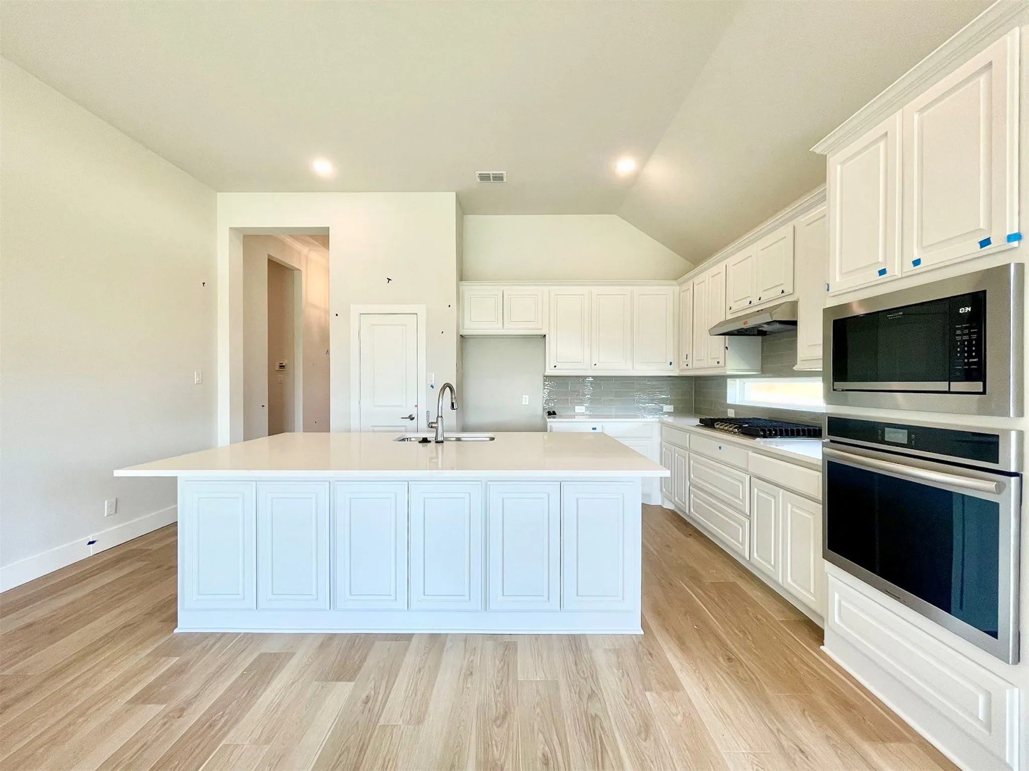 Single Family Residence For Rent in Denton County , 13733 Riola Drive, Little Elm, Texas 75068, 4 Bedroom, 5 Bathroom, 2 Garage spaces, 2,123 Sqft, built in 2024, mls#21387219, Real Estate Agent in Little Elm, Homes For Rent in Denton county, Homes For Rent in Little Elm, Realtor in Little Elm Texas, Real Estate Brokerage Independent Realty Texas, Luminita Cordes Realtor