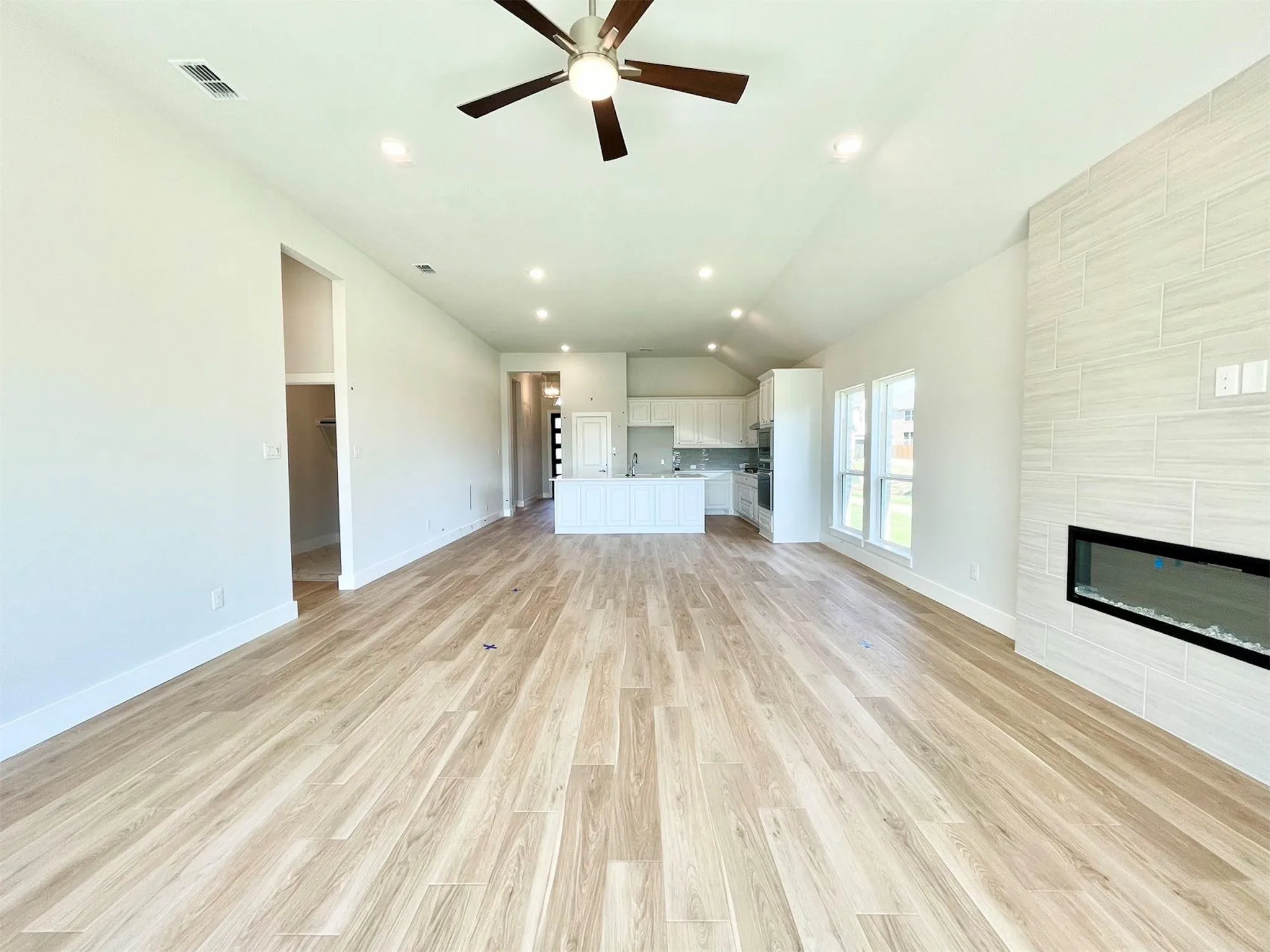 Single Family Residence For Rent in Denton County , 13733 Riola Drive, Little Elm, Texas 75068, 4 Bedroom, 5 Bathroom, 2 Garage spaces, 2,123 Sqft, built in 2024, mls#21387219, Real Estate Agent in Little Elm, Homes For Rent in Denton county, Homes For Rent in Little Elm, Realtor in Little Elm Texas, Real Estate Brokerage Independent Realty Texas, Luminita Cordes Realtor