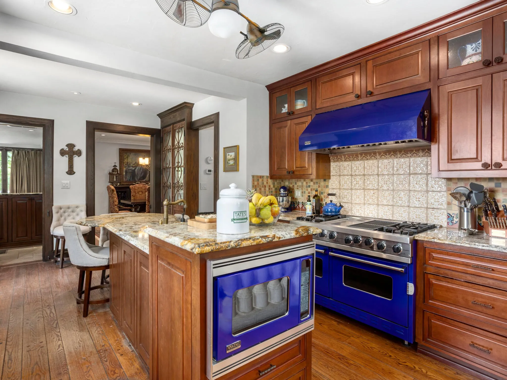 Single Family Residence For Sale in Tarrant County , 2401 Stadium Drive, Fort Worth, Texas 76109, 3 Bedroom, 4 Bathroom, 2 Garage spaces, 5,480 Sqft, built in 1930, mls#21387208, Real Estate Agent in Fort Worth, Homes For Sale in Tarrant county, Homes For Sale in Fort Worth, Realtor in Fort Worth Texas, Real Estate Brokerage Independent Realty Texas, Luminita Cordes Realtor