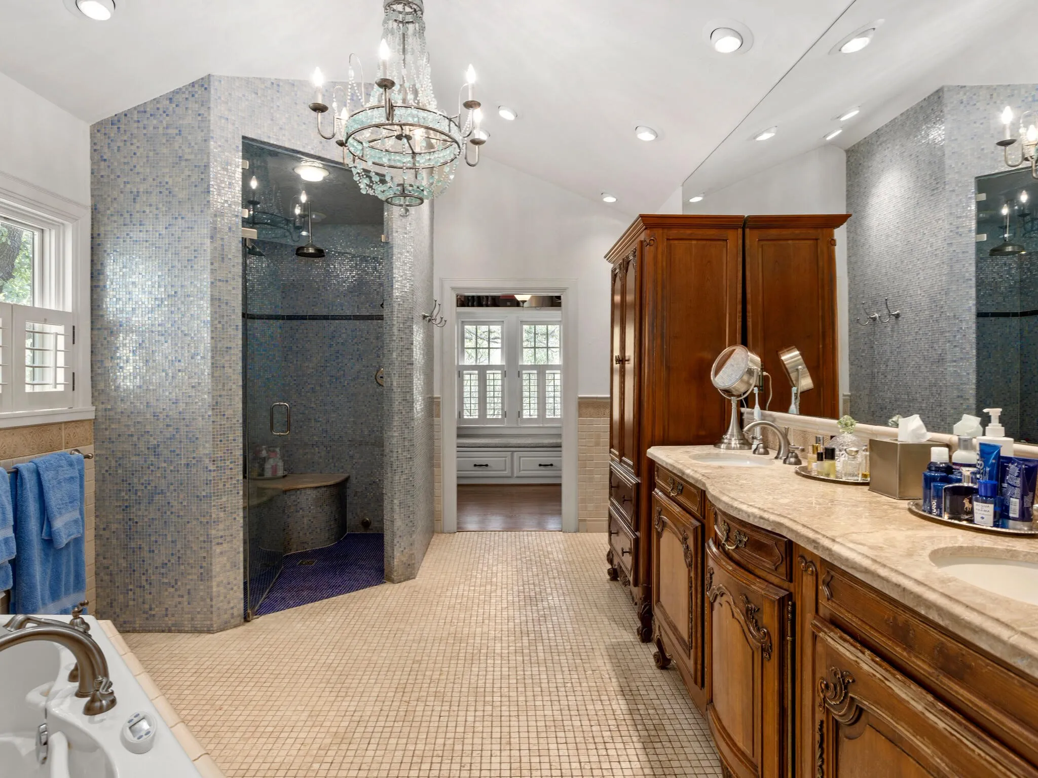 Single Family Residence For Sale in Tarrant County , 2401 Stadium Drive, Fort Worth, Texas 76109, 3 Bedroom, 4 Bathroom, 2 Garage spaces, 5,480 Sqft, built in 1930, mls#21387208, Real Estate Agent in Fort Worth, Homes For Sale in Tarrant county, Homes For Sale in Fort Worth, Realtor in Fort Worth Texas, Real Estate Brokerage Independent Realty Texas, Luminita Cordes Realtor