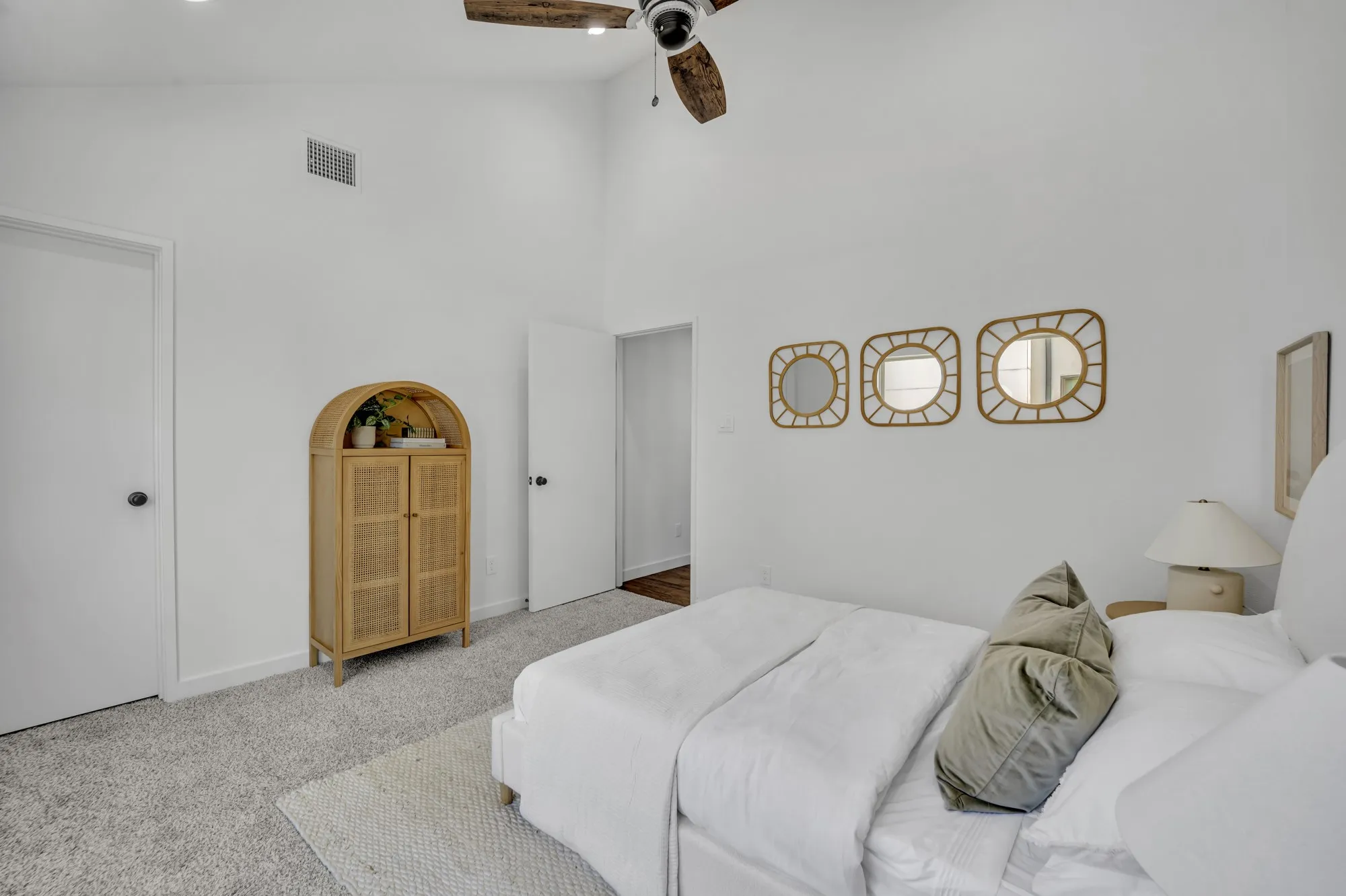 Condominium For Rent in Dallas County , 5806 Bryan Parkway 101, Dallas, Texas 75206, 2 Bedroom, 3 Bathroom, 2 Garage spaces, 1,500 Sqft, built in 2025, mls#21387235, Real Estate Agent in Dallas, Homes For Rent in Dallas county, Homes For Rent in Dallas, Realtor in Dallas Texas, Real Estate Brokerage Independent Realty Texas, Luminita Cordes Realtor