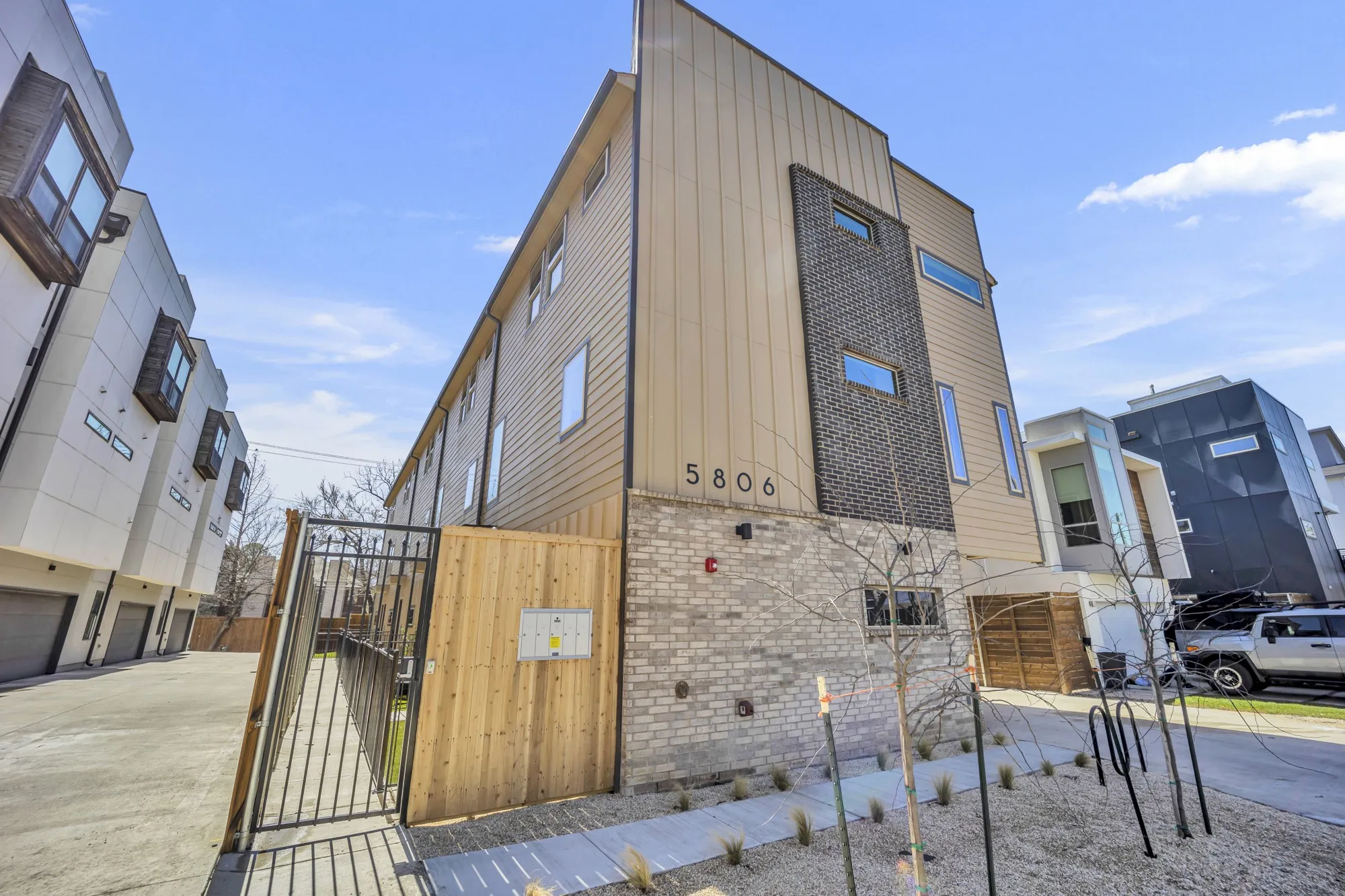 Condominium For Rent in Dallas County , 5806 Bryan Parkway 101, Dallas, Texas 75206, 2 Bedroom, 3 Bathroom, 2 Garage spaces, 1,500 Sqft, built in 2025, mls#21387235, Real Estate Agent in Dallas, Homes For Rent in Dallas county, Homes For Rent in Dallas, Realtor in Dallas Texas, Real Estate Brokerage Independent Realty Texas, Luminita Cordes Realtor