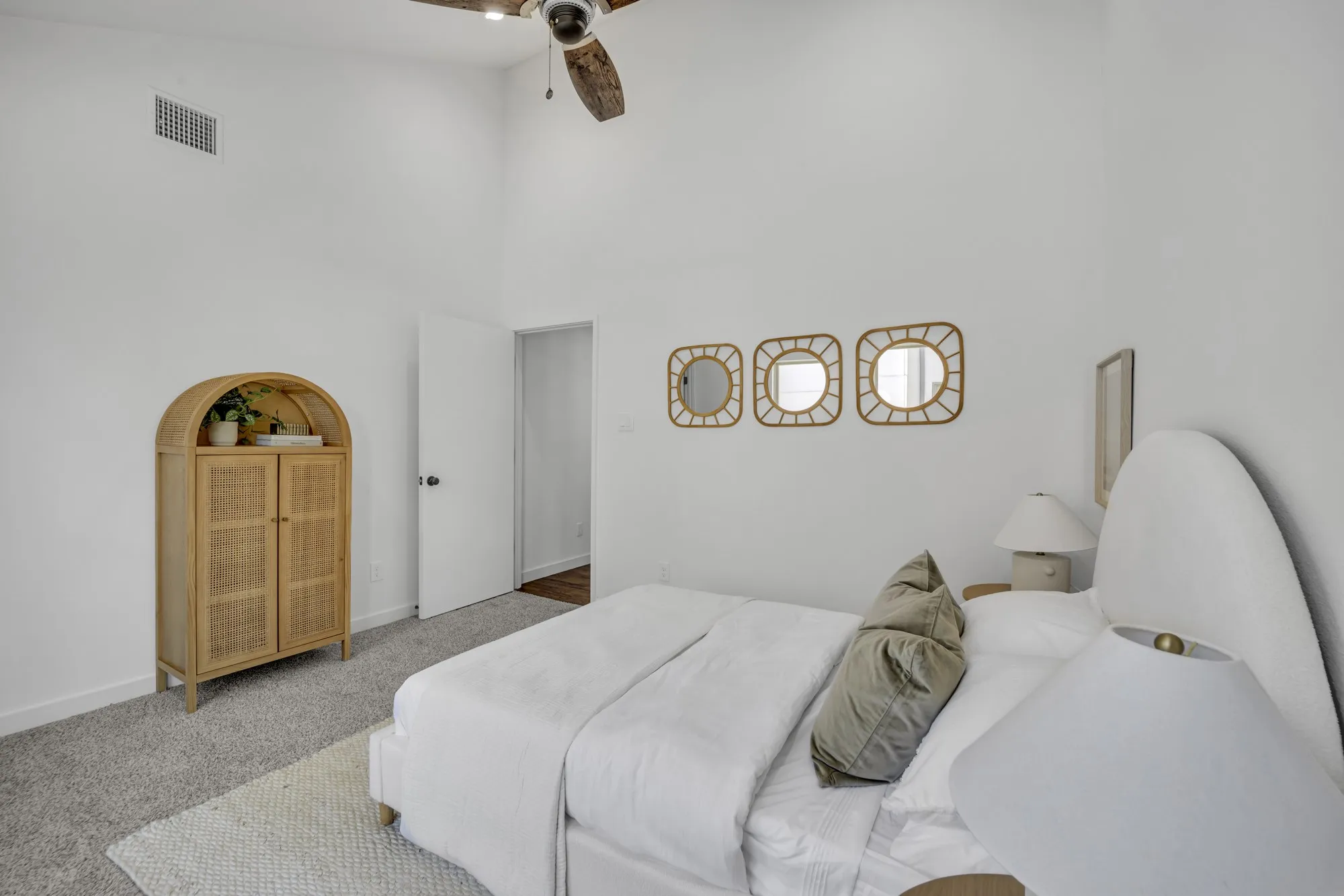 Condominium For Rent in Dallas County , 5806 Bryan Parkway 101, Dallas, Texas 75206, 2 Bedroom, 3 Bathroom, 2 Garage spaces, 1,500 Sqft, built in 2025, mls#21387235, Real Estate Agent in Dallas, Homes For Rent in Dallas county, Homes For Rent in Dallas, Realtor in Dallas Texas, Real Estate Brokerage Independent Realty Texas, Luminita Cordes Realtor