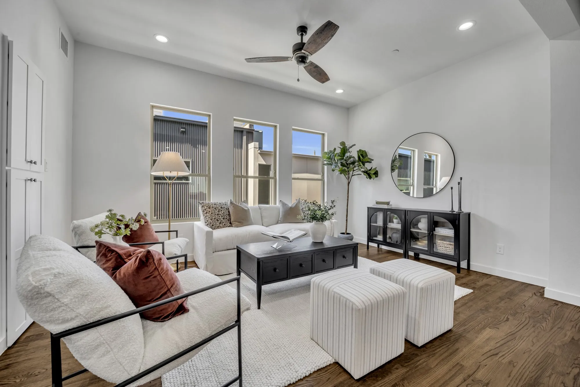 Condominium For Rent in Dallas County , 5806 Bryan Parkway 101, Dallas, Texas 75206, 2 Bedroom, 3 Bathroom, 2 Garage spaces, 1,500 Sqft, built in 2025, mls#21387235, Real Estate Agent in Dallas, Homes For Rent in Dallas county, Homes For Rent in Dallas, Realtor in Dallas Texas, Real Estate Brokerage Independent Realty Texas, Luminita Cordes Realtor