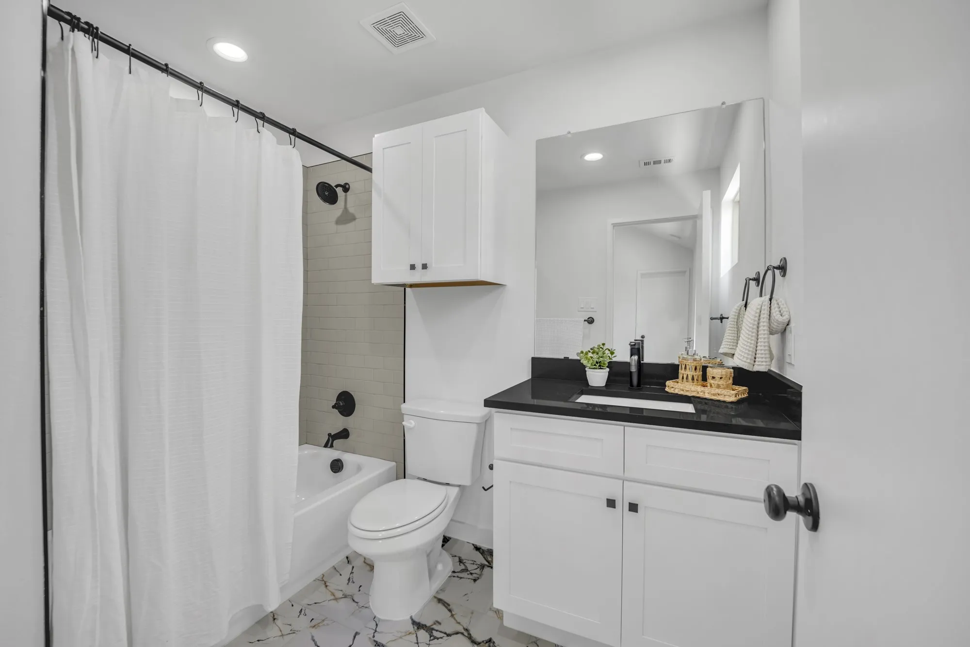 Condominium For Rent in Dallas County , 5806 Bryan Parkway 101, Dallas, Texas 75206, 2 Bedroom, 3 Bathroom, 2 Garage spaces, 1,500 Sqft, built in 2025, mls#21387235, Real Estate Agent in Dallas, Homes For Rent in Dallas county, Homes For Rent in Dallas, Realtor in Dallas Texas, Real Estate Brokerage Independent Realty Texas, Luminita Cordes Realtor