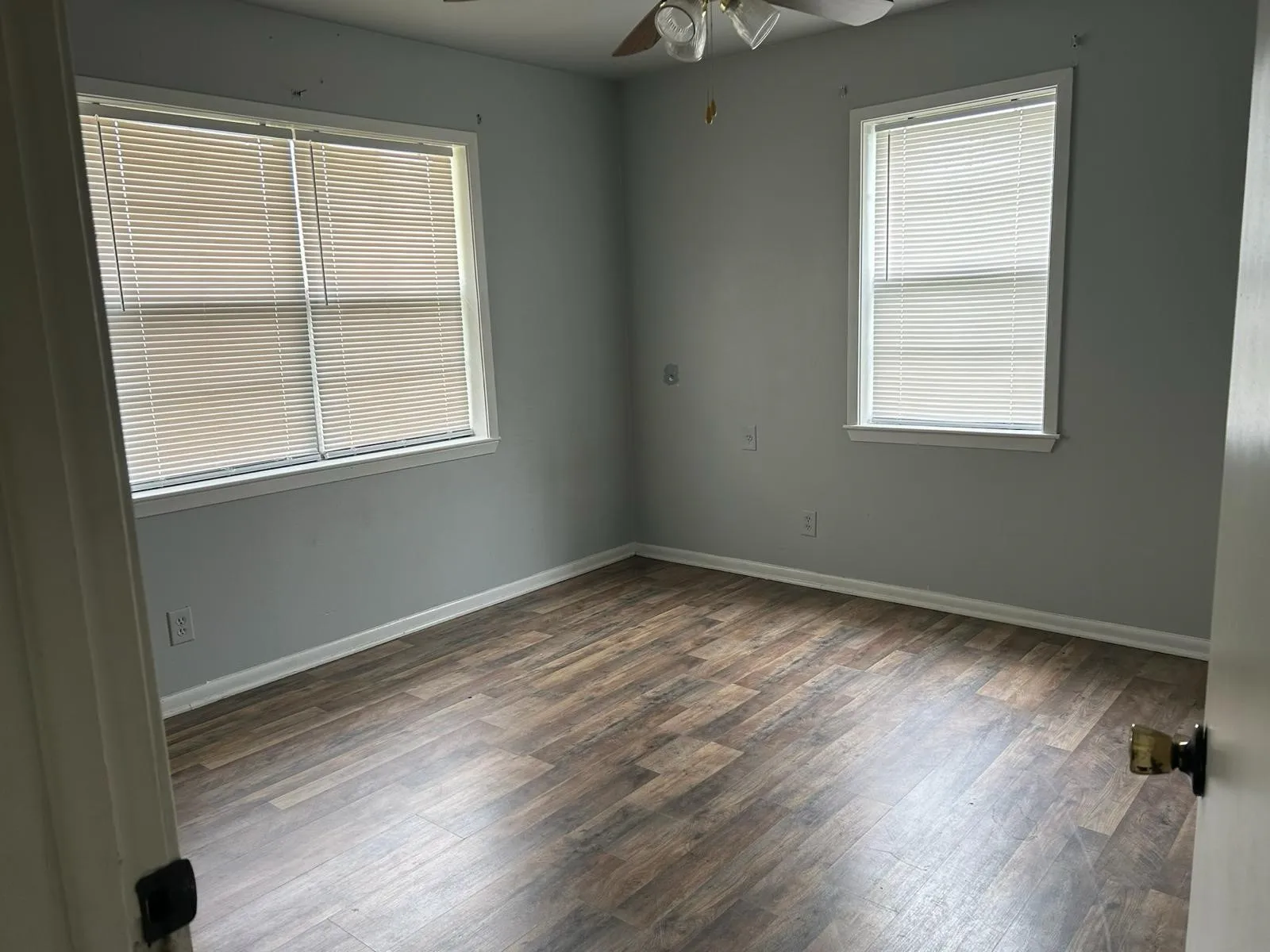 Single Family Residence For Rent in Johnson County , 117 N Broadway Street, Joshua, Texas 76058, 3 Bedroom, 2 Bathroom, 1 Garage spaces, 1,904 Sqft, built in 1970, mls#21387241, Real Estate Agent in Joshua, Homes For Rent in Johnson county, Homes For Rent in Joshua, Realtor in Joshua Texas, Real Estate Brokerage Independent Realty Texas, Luminita Cordes Realtor