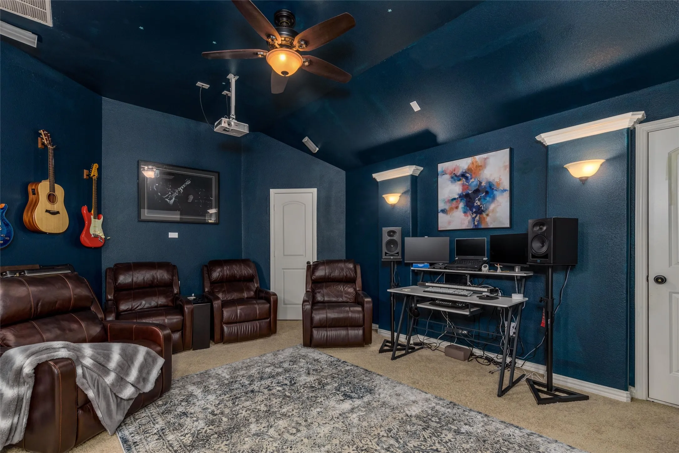 Single Family Residence For Rent in Denton County , 3513 Bans Crown Boulevard, Lewisville, Texas 75056, 4 Bedroom, 4 Bathroom, 2 Garage spaces, 3,124 Sqft, built in 2012, mls#21387247, Real Estate Agent in Lewisville, Homes For Rent in Denton county, Homes For Rent in Lewisville, Realtor in Lewisville Texas, Real Estate Brokerage Independent Realty Texas, Luminita Cordes Realtor
