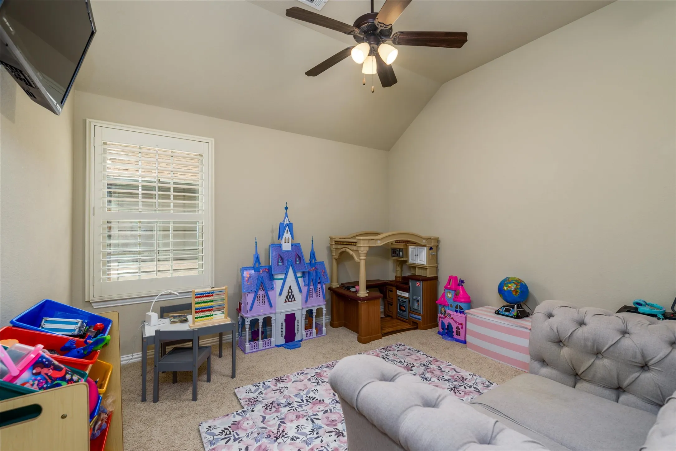 Single Family Residence For Rent in Denton County , 3513 Bans Crown Boulevard, Lewisville, Texas 75056, 4 Bedroom, 4 Bathroom, 2 Garage spaces, 3,124 Sqft, built in 2012, mls#21387247, Real Estate Agent in Lewisville, Homes For Rent in Denton county, Homes For Rent in Lewisville, Realtor in Lewisville Texas, Real Estate Brokerage Independent Realty Texas, Luminita Cordes Realtor