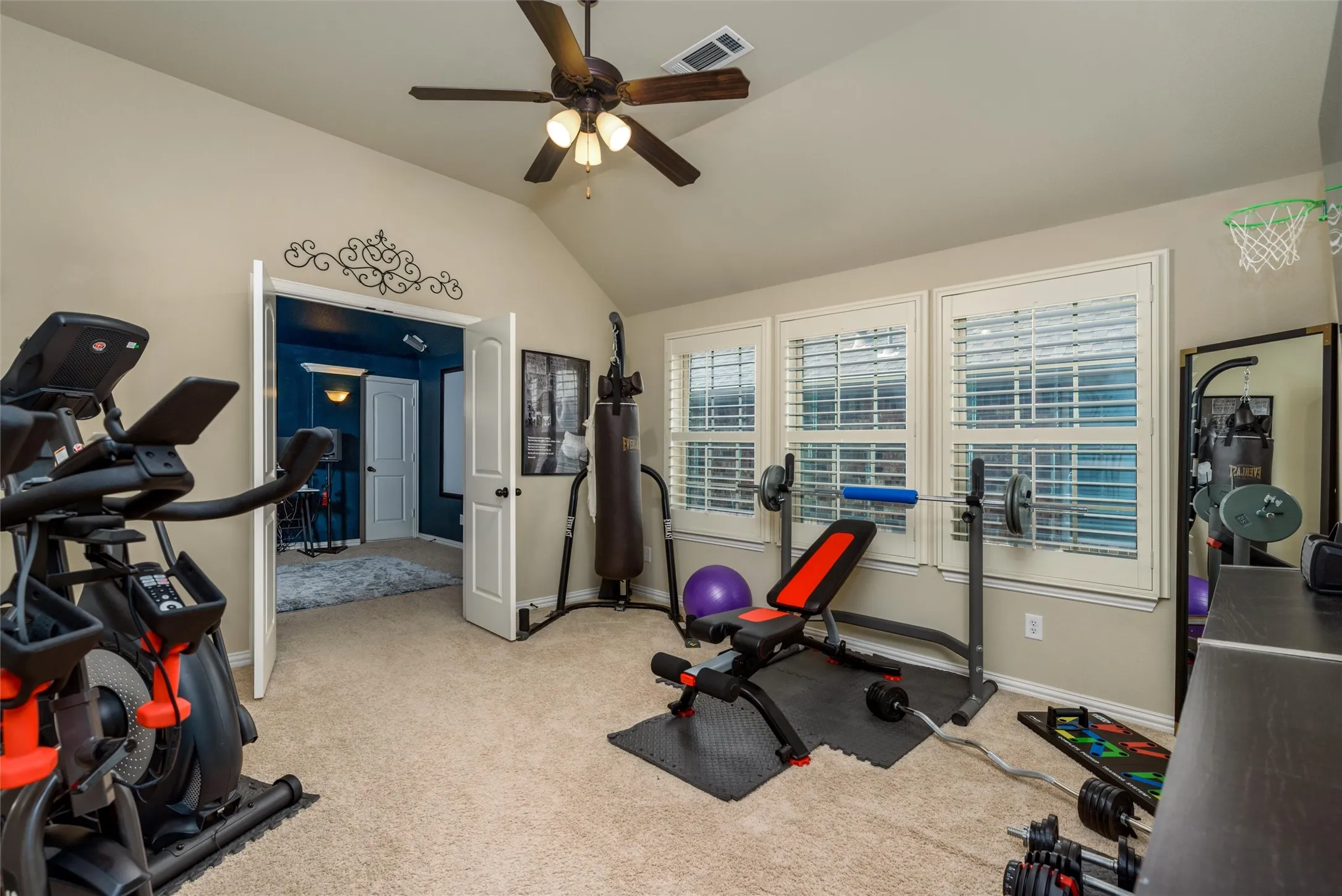 Single Family Residence For Rent in Denton County , 3513 Bans Crown Boulevard, Lewisville, Texas 75056, 4 Bedroom, 4 Bathroom, 2 Garage spaces, 3,124 Sqft, built in 2012, mls#21387247, Real Estate Agent in Lewisville, Homes For Rent in Denton county, Homes For Rent in Lewisville, Realtor in Lewisville Texas, Real Estate Brokerage Independent Realty Texas, Luminita Cordes Realtor