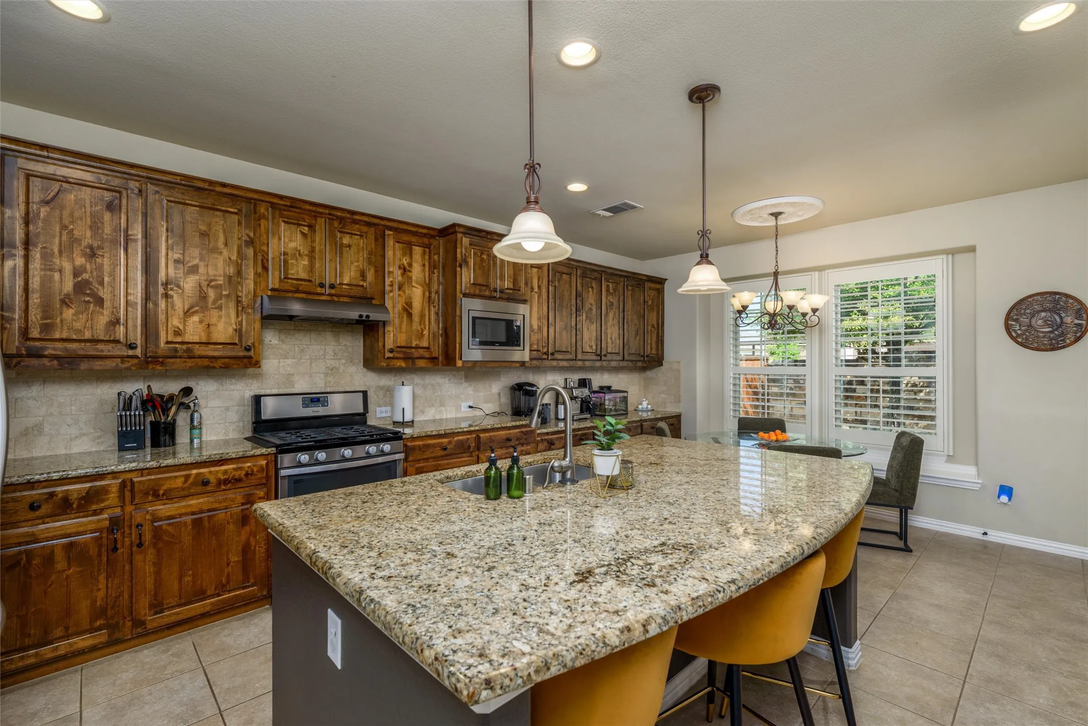 Single Family Residence For Rent in Denton County , 3513 Bans Crown Boulevard, Lewisville, Texas 75056, 4 Bedroom, 4 Bathroom, 2 Garage spaces, 3,124 Sqft, built in 2012, mls#21387247, Real Estate Agent in Lewisville, Homes For Rent in Denton county, Homes For Rent in Lewisville, Realtor in Lewisville Texas, Real Estate Brokerage Independent Realty Texas, Luminita Cordes Realtor