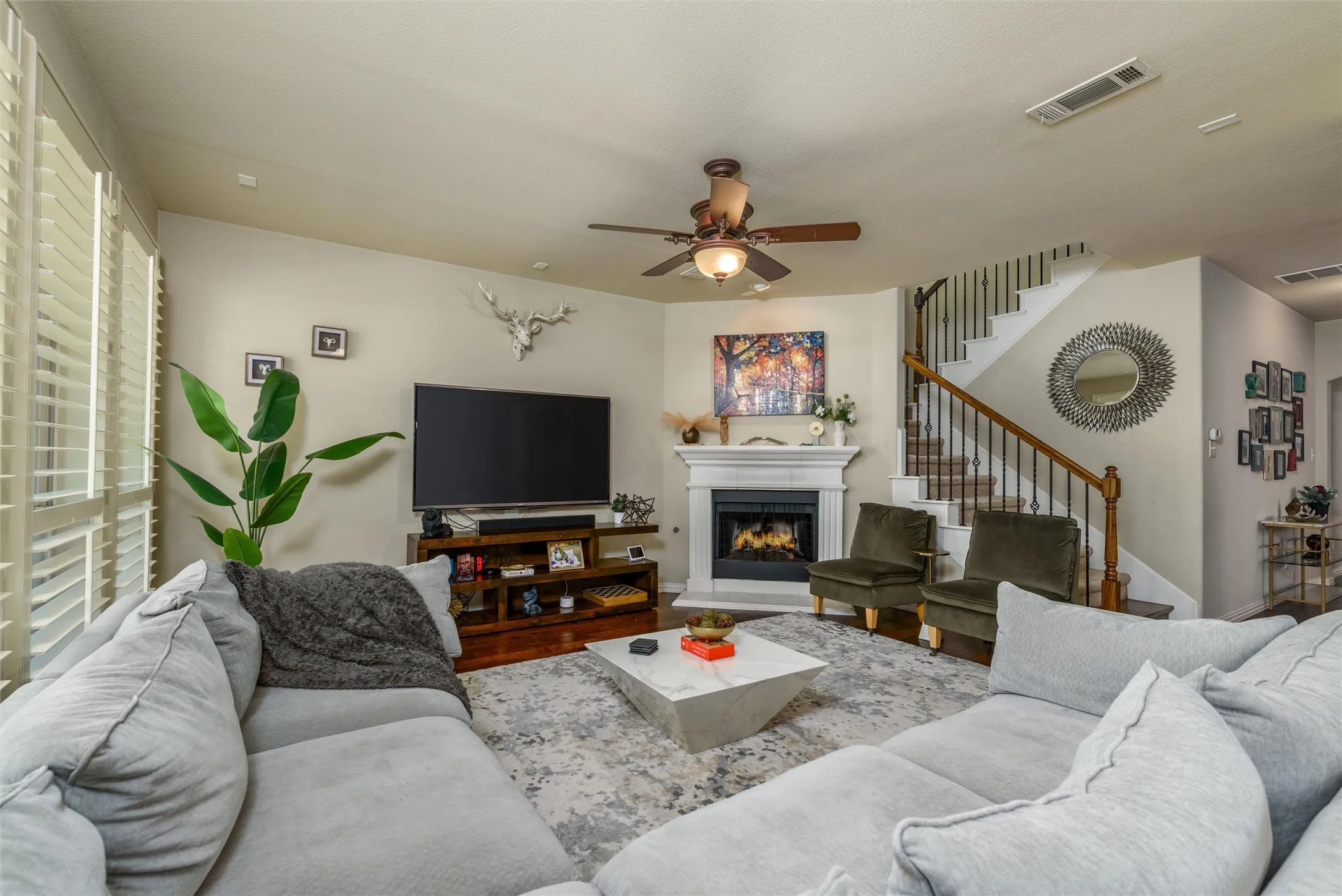 Single Family Residence For Rent in Denton County , 3513 Bans Crown Boulevard, Lewisville, Texas 75056, 4 Bedroom, 4 Bathroom, 2 Garage spaces, 3,124 Sqft, built in 2012, mls#21387247, Real Estate Agent in Lewisville, Homes For Rent in Denton county, Homes For Rent in Lewisville, Realtor in Lewisville Texas, Real Estate Brokerage Independent Realty Texas, Luminita Cordes Realtor