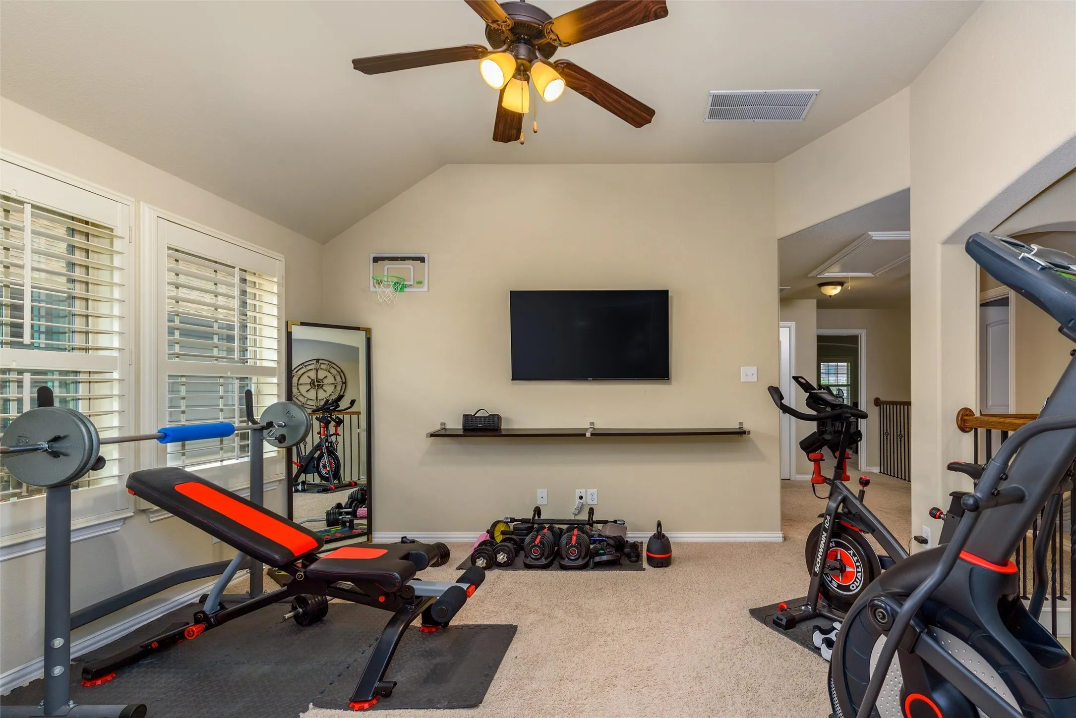 Single Family Residence For Rent in Denton County , 3513 Bans Crown Boulevard, Lewisville, Texas 75056, 4 Bedroom, 4 Bathroom, 2 Garage spaces, 3,124 Sqft, built in 2012, mls#21387247, Real Estate Agent in Lewisville, Homes For Rent in Denton county, Homes For Rent in Lewisville, Realtor in Lewisville Texas, Real Estate Brokerage Independent Realty Texas, Luminita Cordes Realtor