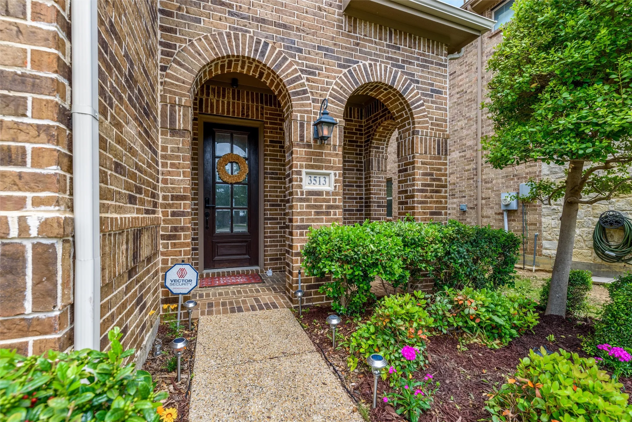 Single Family Residence For Rent in Denton County , 3513 Bans Crown Boulevard, Lewisville, Texas 75056, 4 Bedroom, 4 Bathroom, 2 Garage spaces, 3,124 Sqft, built in 2012, mls#21387247, Real Estate Agent in Lewisville, Homes For Rent in Denton county, Homes For Rent in Lewisville, Realtor in Lewisville Texas, Real Estate Brokerage Independent Realty Texas, Luminita Cordes Realtor