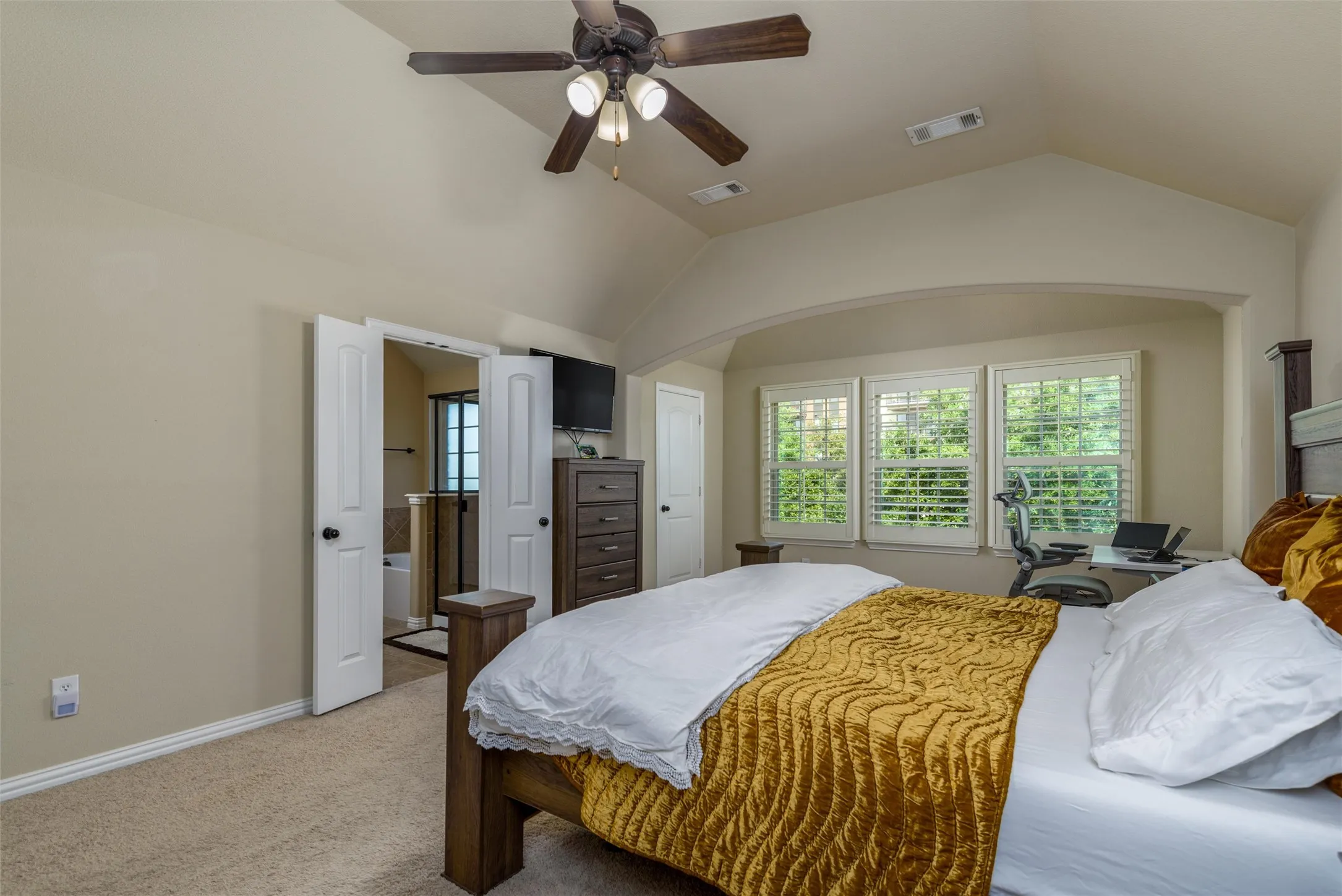 Single Family Residence For Rent in Denton County , 3513 Bans Crown Boulevard, Lewisville, Texas 75056, 4 Bedroom, 4 Bathroom, 2 Garage spaces, 3,124 Sqft, built in 2012, mls#21387247, Real Estate Agent in Lewisville, Homes For Rent in Denton county, Homes For Rent in Lewisville, Realtor in Lewisville Texas, Real Estate Brokerage Independent Realty Texas, Luminita Cordes Realtor