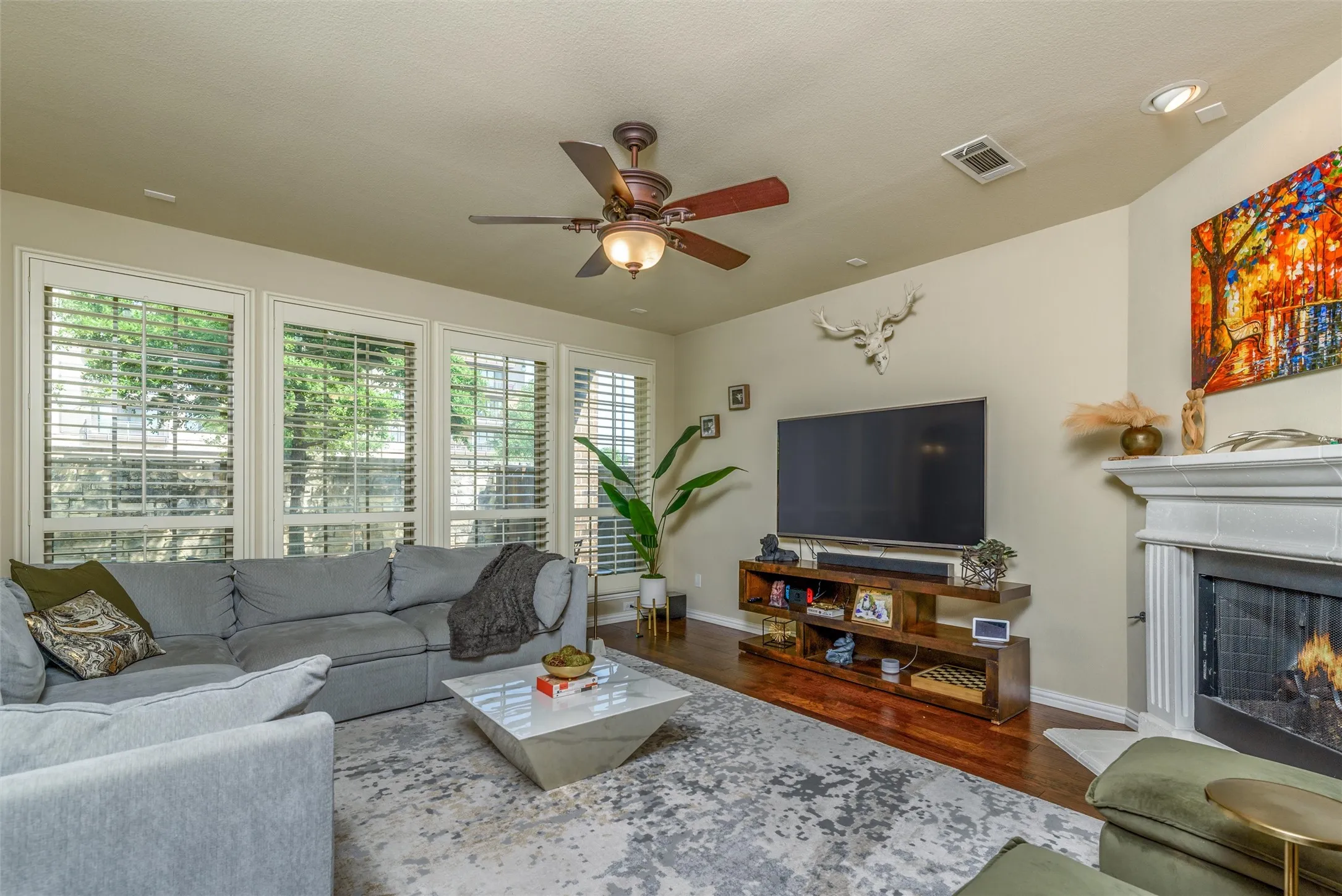 Single Family Residence For Rent in Denton County , 3513 Bans Crown Boulevard, Lewisville, Texas 75056, 4 Bedroom, 4 Bathroom, 2 Garage spaces, 3,124 Sqft, built in 2012, mls#21387247, Real Estate Agent in Lewisville, Homes For Rent in Denton county, Homes For Rent in Lewisville, Realtor in Lewisville Texas, Real Estate Brokerage Independent Realty Texas, Luminita Cordes Realtor