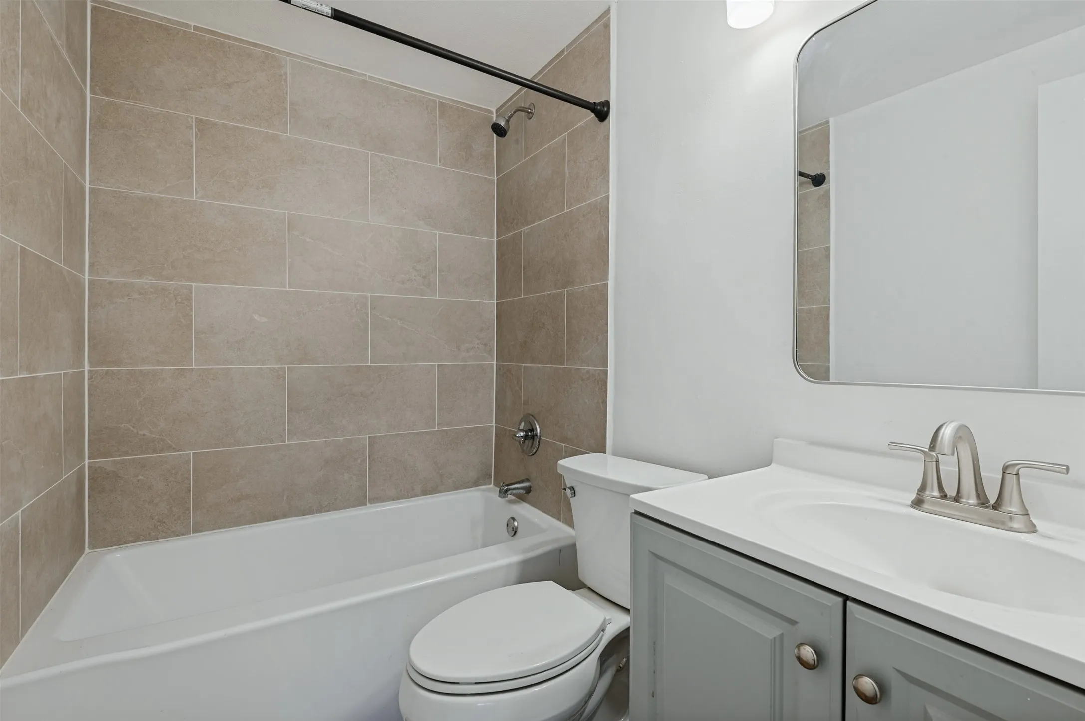 Single Family Residence For Sale in Dallas County , 227 S Justin Avenue, Dallas, Texas 75211, 3 Bedroom, 1 Bathroom, Garage spaces, 1,170 Sqft, built in 1962, mls#21385948, Real Estate Agent in Dallas, Homes For Sale in Dallas county, Homes For Sale in Dallas, Realtor in Dallas Texas, Real Estate Brokerage Independent Realty Texas, Luminita Cordes Realtor