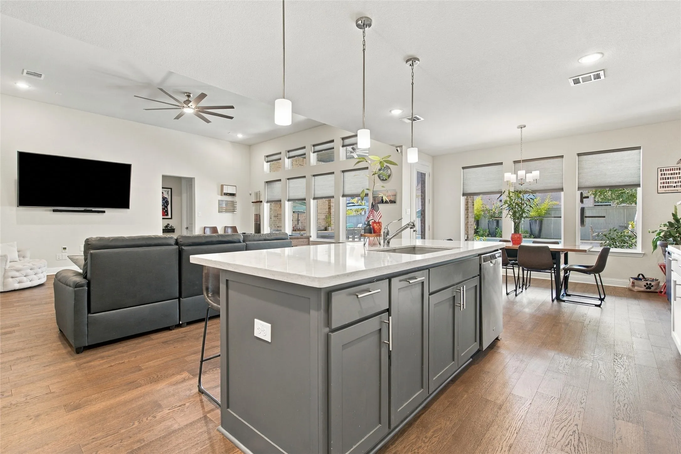Single Family Residence For Sale in Denton County , 2901 Woodhill Way, Northlake, Texas 76247, 3 Bedroom, 3 Bathroom, 3 Garage spaces, 2,649 Sqft, built in 2020, mls#21387170, Real Estate Agent in Northlake, Homes For Sale in Denton county, Homes For Sale in Northlake, Realtor in Northlake Texas, Real Estate Brokerage Independent Realty Texas, Luminita Cordes Realtor