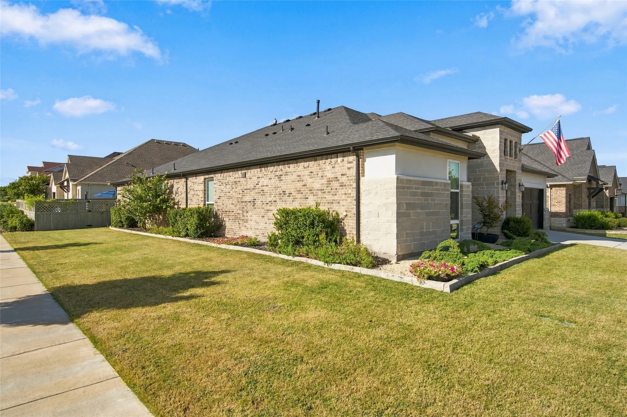 Single Family Residence For Sale in Denton County , 2901 Woodhill Way, Northlake, Texas 76247, 3 Bedroom, 3 Bathroom, 3 Garage spaces, 2,649 Sqft, built in 2020, mls#21387170, Real Estate Agent in Northlake, Homes For Sale in Denton county, Homes For Sale in Northlake, Realtor in Northlake Texas, Real Estate Brokerage Independent Realty Texas, Luminita Cordes Realtor
