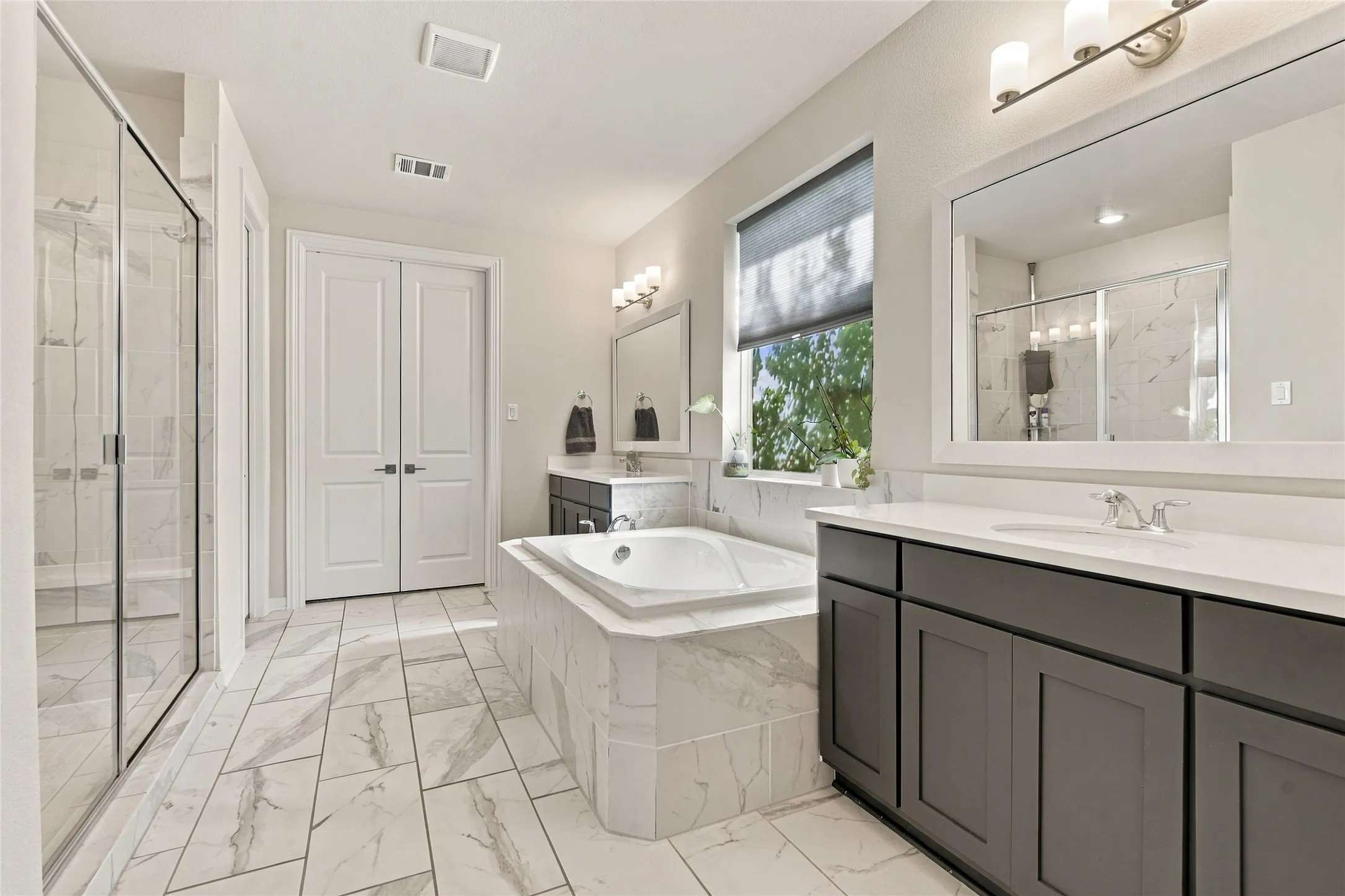 Single Family Residence For Sale in Denton County , 2901 Woodhill Way, Northlake, Texas 76247, 3 Bedroom, 3 Bathroom, 3 Garage spaces, 2,649 Sqft, built in 2020, mls#21387170, Real Estate Agent in Northlake, Homes For Sale in Denton county, Homes For Sale in Northlake, Realtor in Northlake Texas, Real Estate Brokerage Independent Realty Texas, Luminita Cordes Realtor