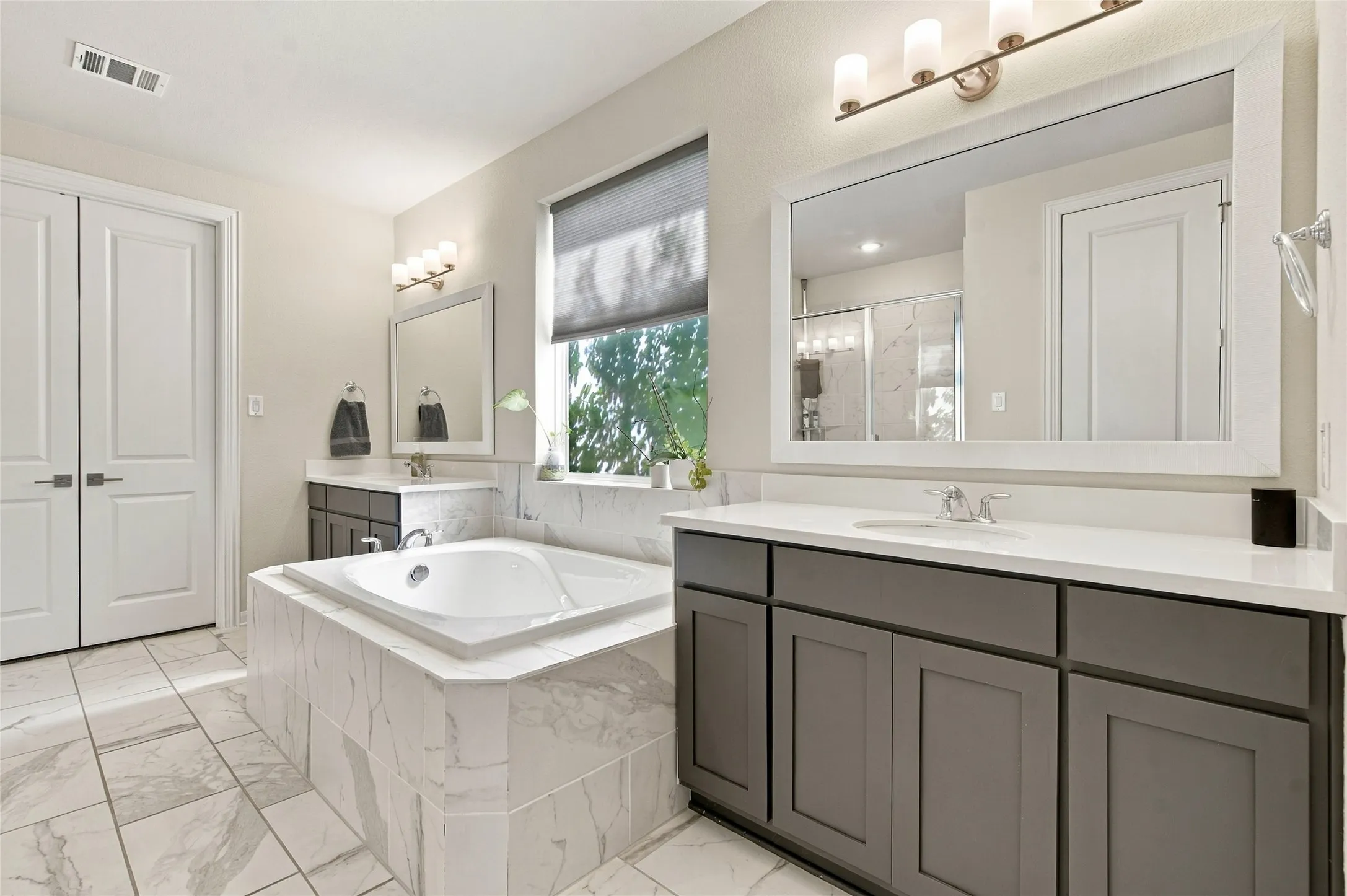 Single Family Residence For Sale in Denton County , 2901 Woodhill Way, Northlake, Texas 76247, 3 Bedroom, 3 Bathroom, 3 Garage spaces, 2,649 Sqft, built in 2020, mls#21387170, Real Estate Agent in Northlake, Homes For Sale in Denton county, Homes For Sale in Northlake, Realtor in Northlake Texas, Real Estate Brokerage Independent Realty Texas, Luminita Cordes Realtor