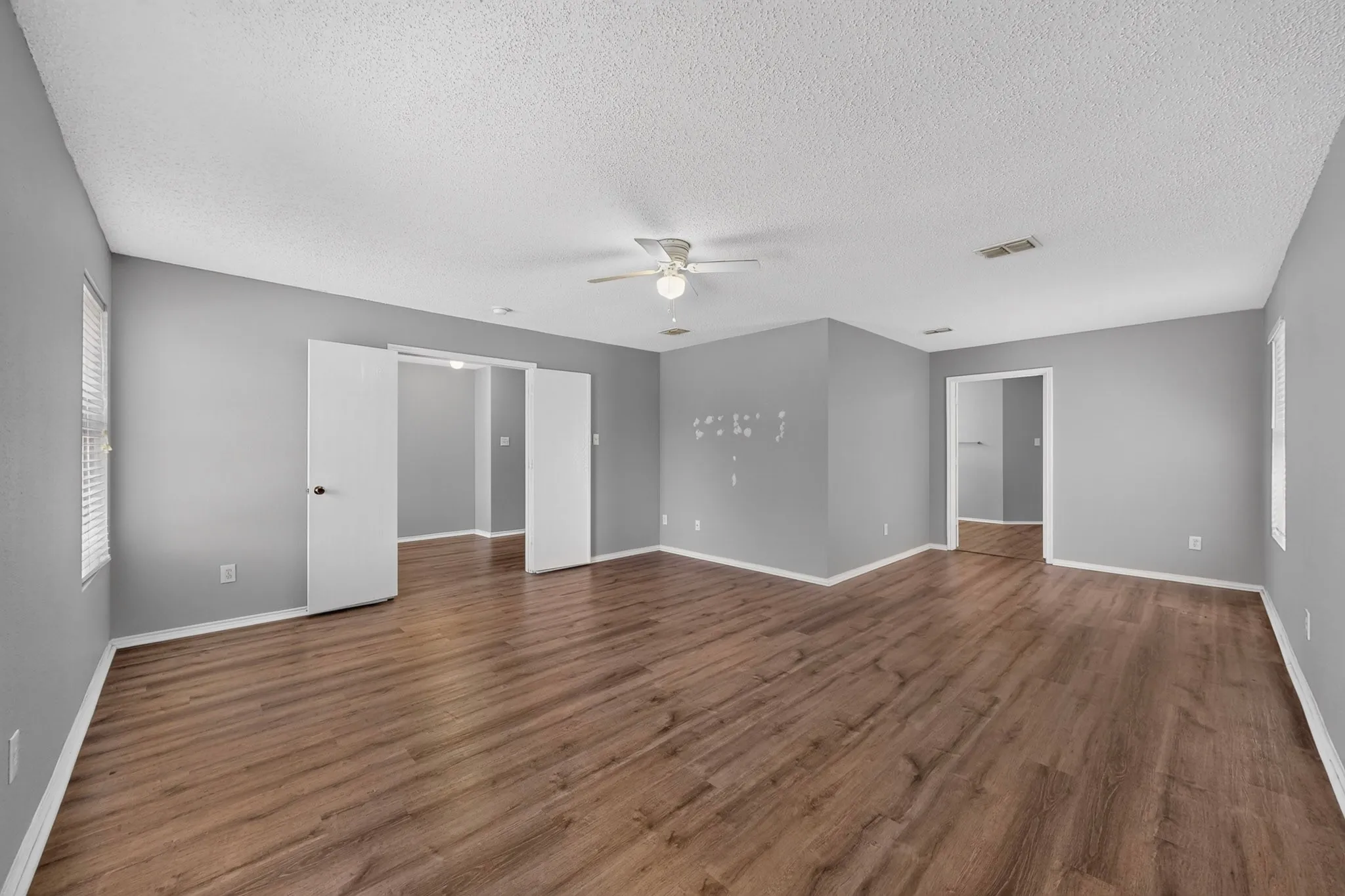 Single Family Residence For Sale in Tarrant County , 3040 Clemente Drive, Grand Prairie, Texas 75052, 4 Bedroom, 3 Bathroom, 2 Garage spaces, 3,195 Sqft, built in 2002, mls#21387125, Real Estate Agent in Grand Prairie, Homes For Sale in Tarrant county, Homes For Sale in Grand Prairie, Realtor in Grand Prairie Texas, Real Estate Brokerage Independent Realty Texas, Luminita Cordes Realtor
