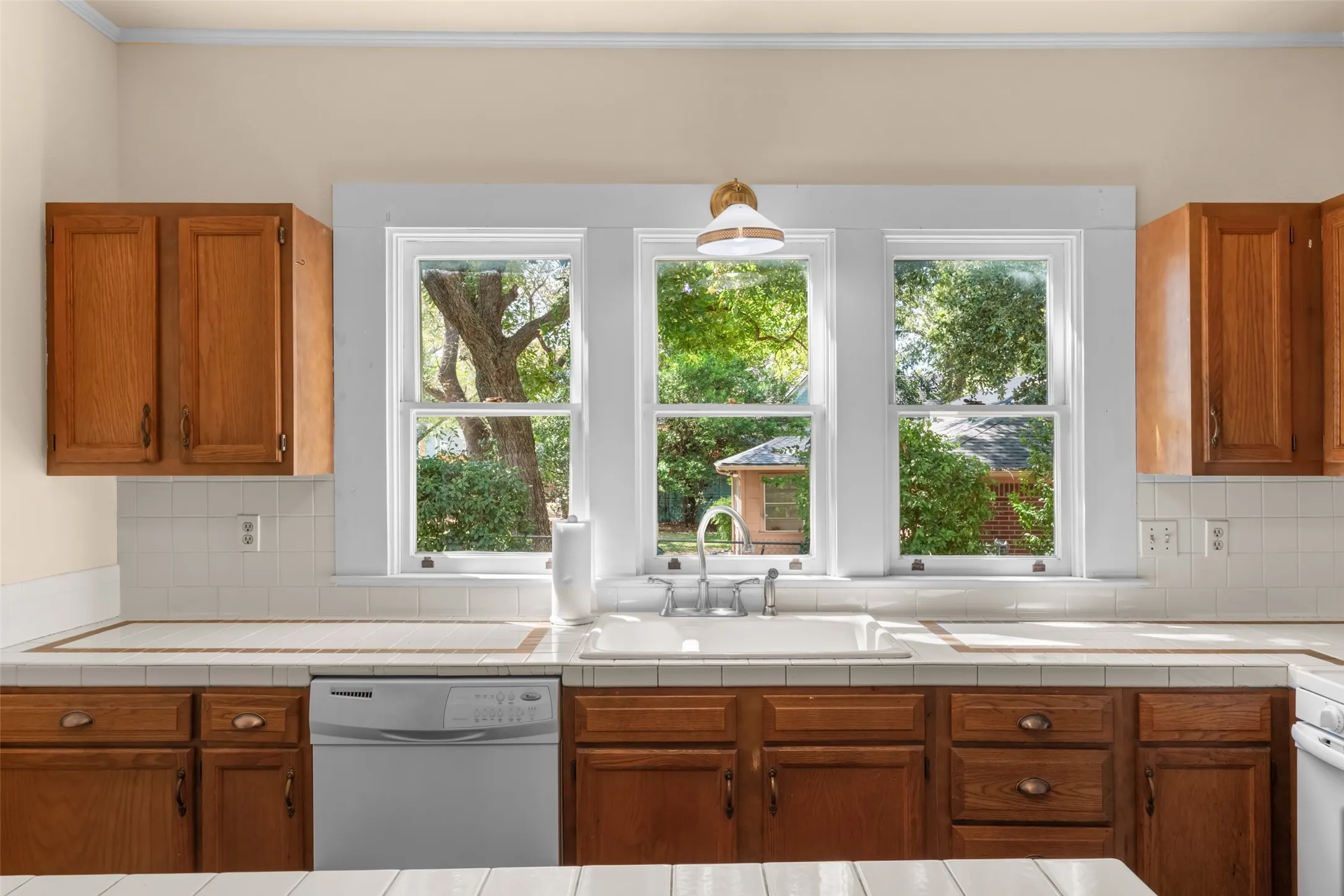 Single Family Residence For Sale in Parker County , 206 E Josephine Street, Weatherford, Texas 76086, 3 Bedroom, 2 Bathroom, 1 Garage spaces, 2,075 Sqft, built in 1902, mls#21387263, Real Estate Agent in Weatherford, Homes For Sale in Parker county, Homes For Sale in Weatherford, Realtor in Weatherford Texas, Real Estate Brokerage Independent Realty Texas, Luminita Cordes Realtor