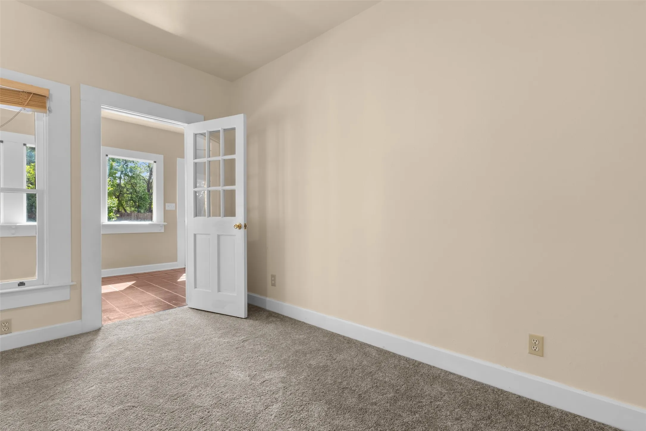 Single Family Residence For Sale in Parker County , 206 E Josephine Street, Weatherford, Texas 76086, 3 Bedroom, 2 Bathroom, 1 Garage spaces, 2,075 Sqft, built in 1902, mls#21387263, Real Estate Agent in Weatherford, Homes For Sale in Parker county, Homes For Sale in Weatherford, Realtor in Weatherford Texas, Real Estate Brokerage Independent Realty Texas, Luminita Cordes Realtor