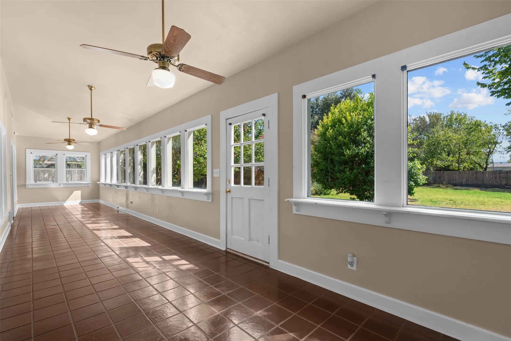 Single Family Residence For Sale in Parker County , 206 E Josephine Street, Weatherford, Texas 76086, 3 Bedroom, 2 Bathroom, 1 Garage spaces, 2,075 Sqft, built in 1902, mls#21387263, Real Estate Agent in Weatherford, Homes For Sale in Parker county, Homes For Sale in Weatherford, Realtor in Weatherford Texas, Real Estate Brokerage Independent Realty Texas, Luminita Cordes Realtor