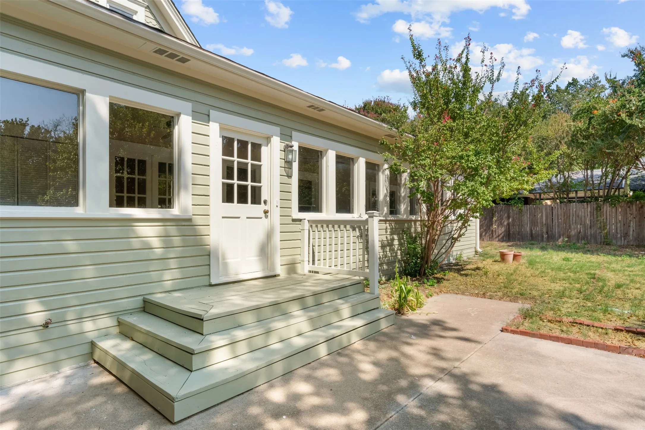Single Family Residence For Sale in Parker County , 206 E Josephine Street, Weatherford, Texas 76086, 3 Bedroom, 2 Bathroom, 1 Garage spaces, 2,075 Sqft, built in 1902, mls#21387263, Real Estate Agent in Weatherford, Homes For Sale in Parker county, Homes For Sale in Weatherford, Realtor in Weatherford Texas, Real Estate Brokerage Independent Realty Texas, Luminita Cordes Realtor